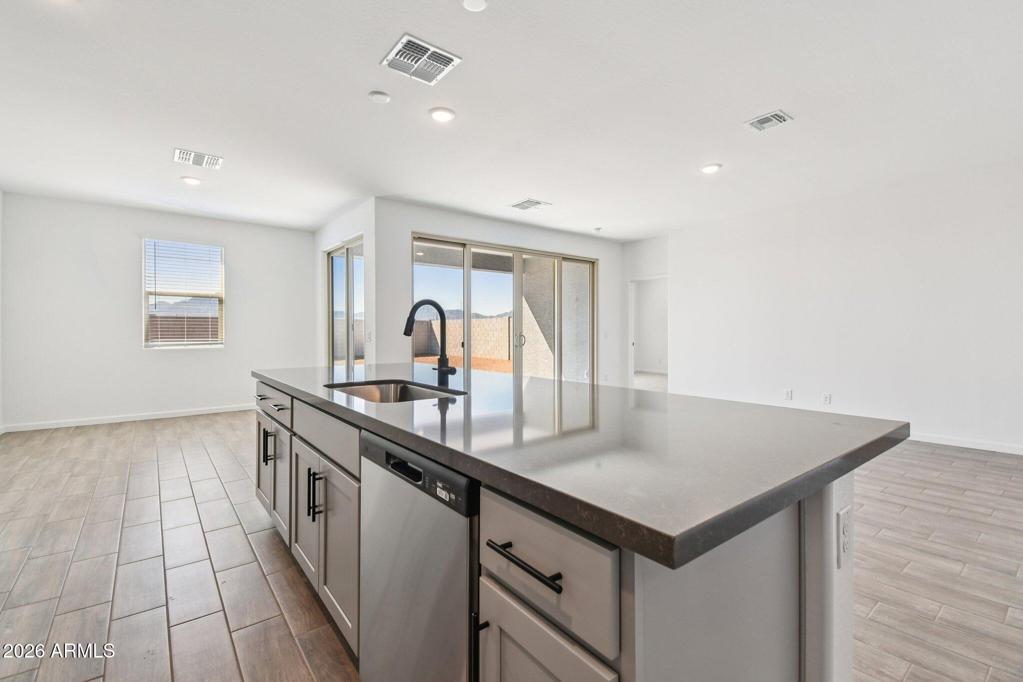 9541 W TAMARISK Avenue, Tolleson