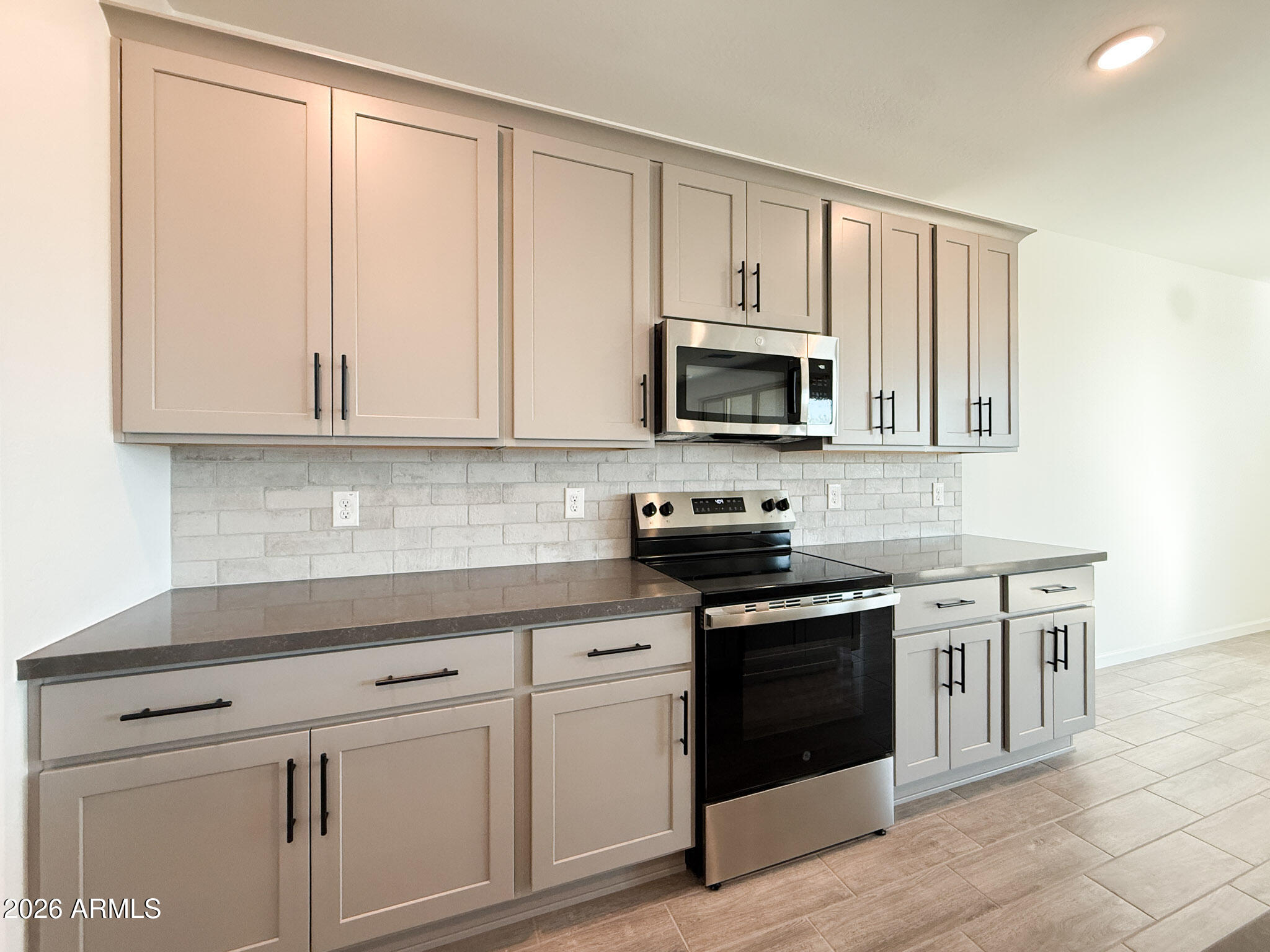 9541 W TAMARISK Avenue, Tolleson