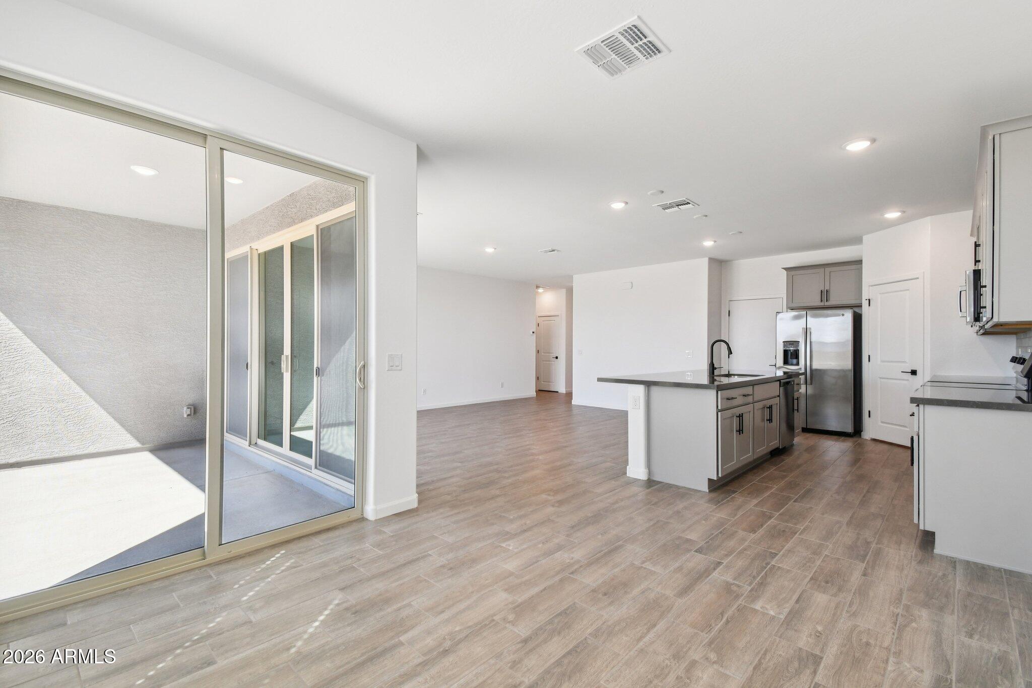 9541 W TAMARISK Avenue, Tolleson