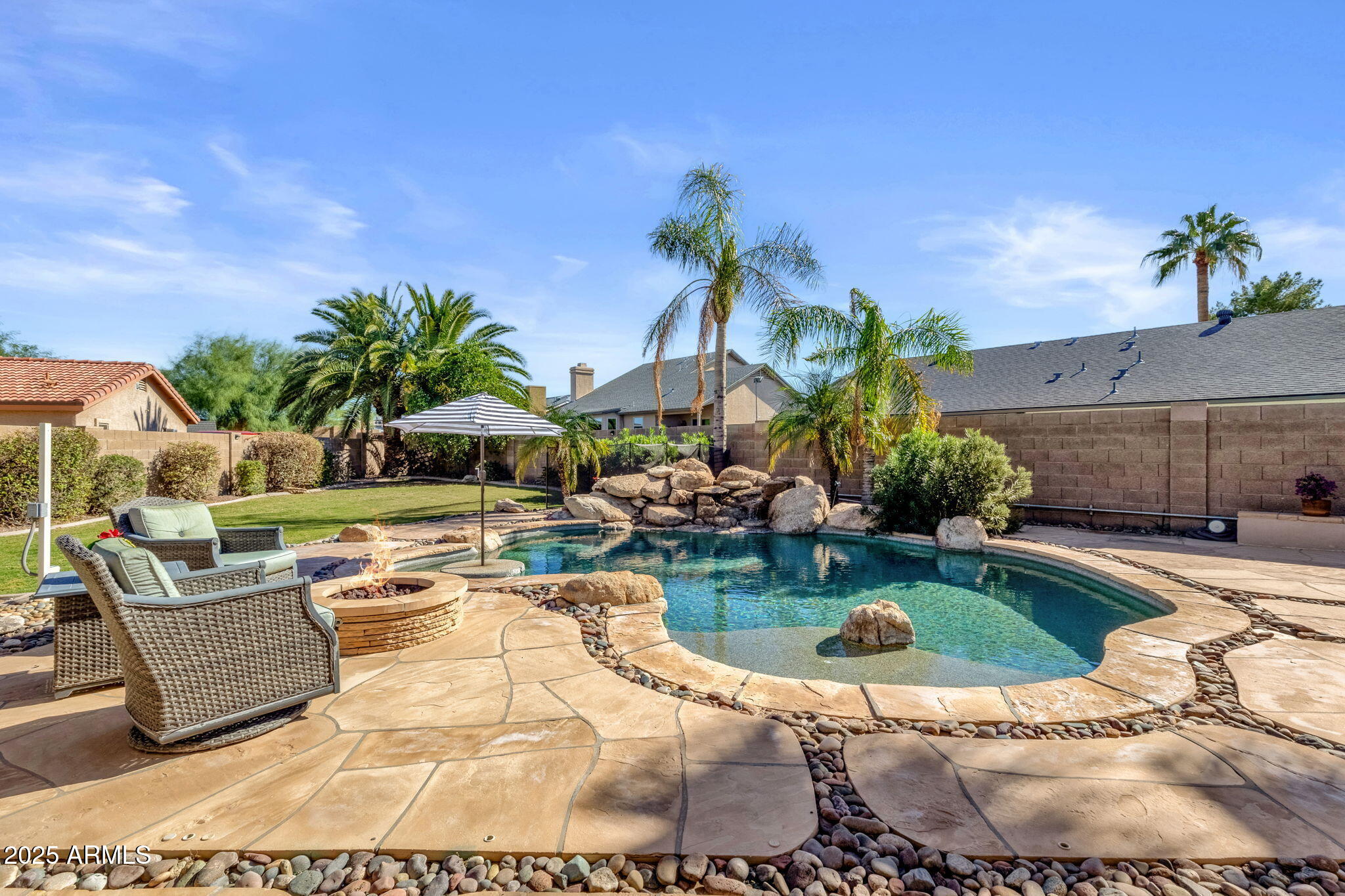 6361 W GROVERS Avenue, Glendale