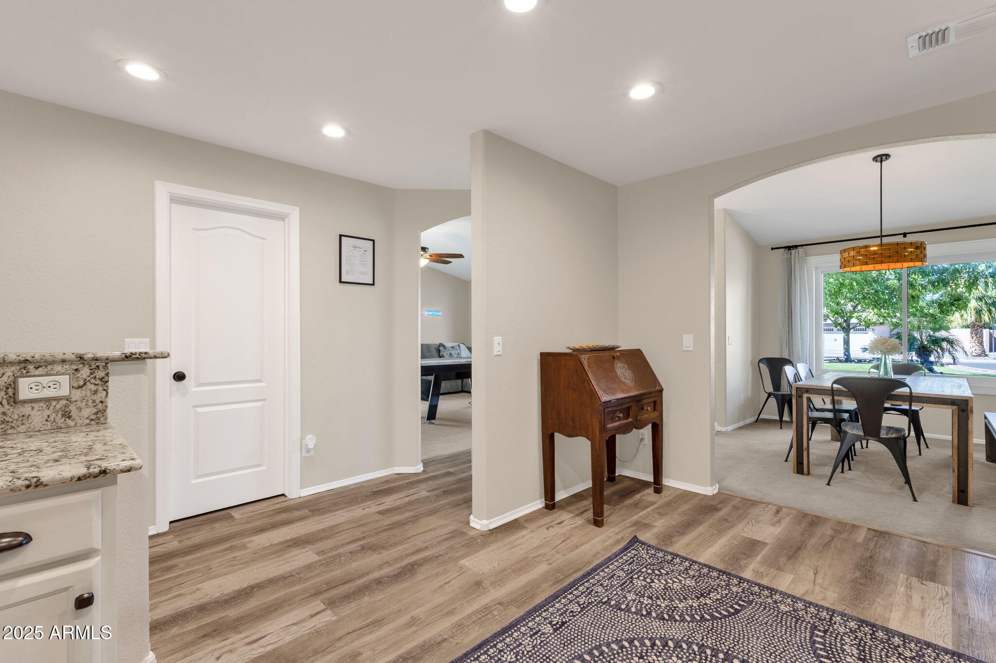 6361 W GROVERS Avenue, Glendale