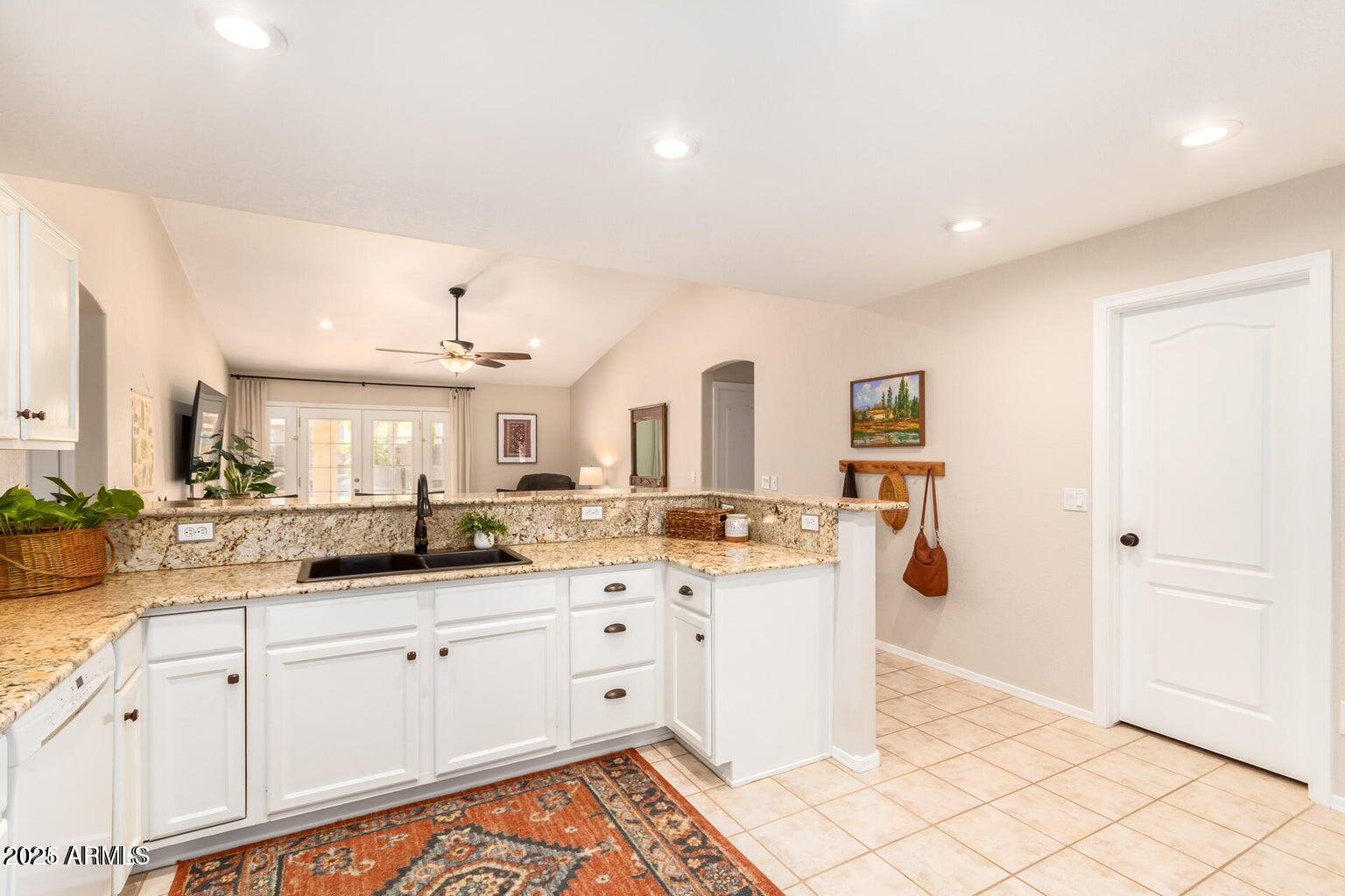 6361 W GROVERS Avenue, Glendale