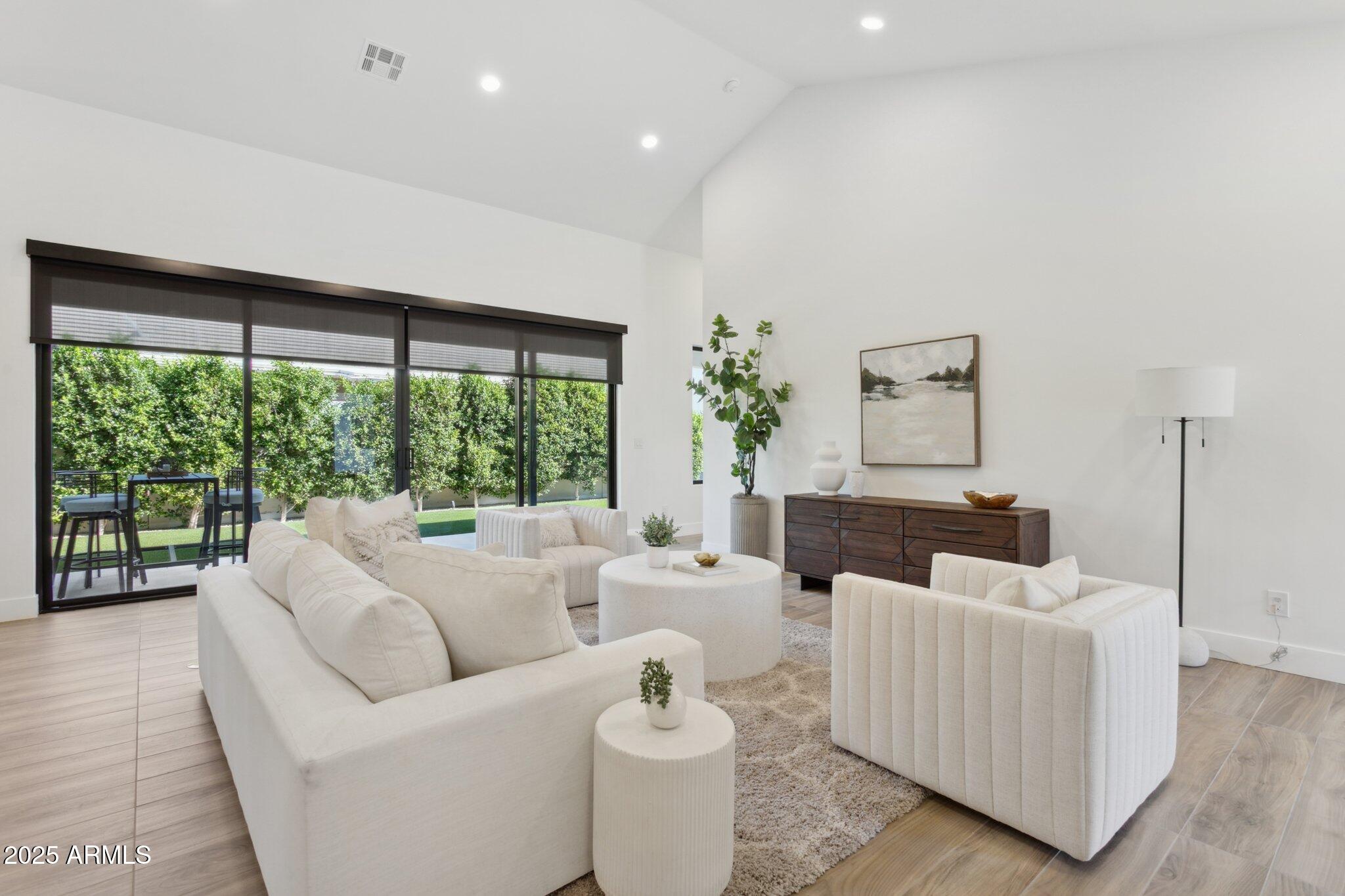 6329 N 10TH Drive, Phoenix