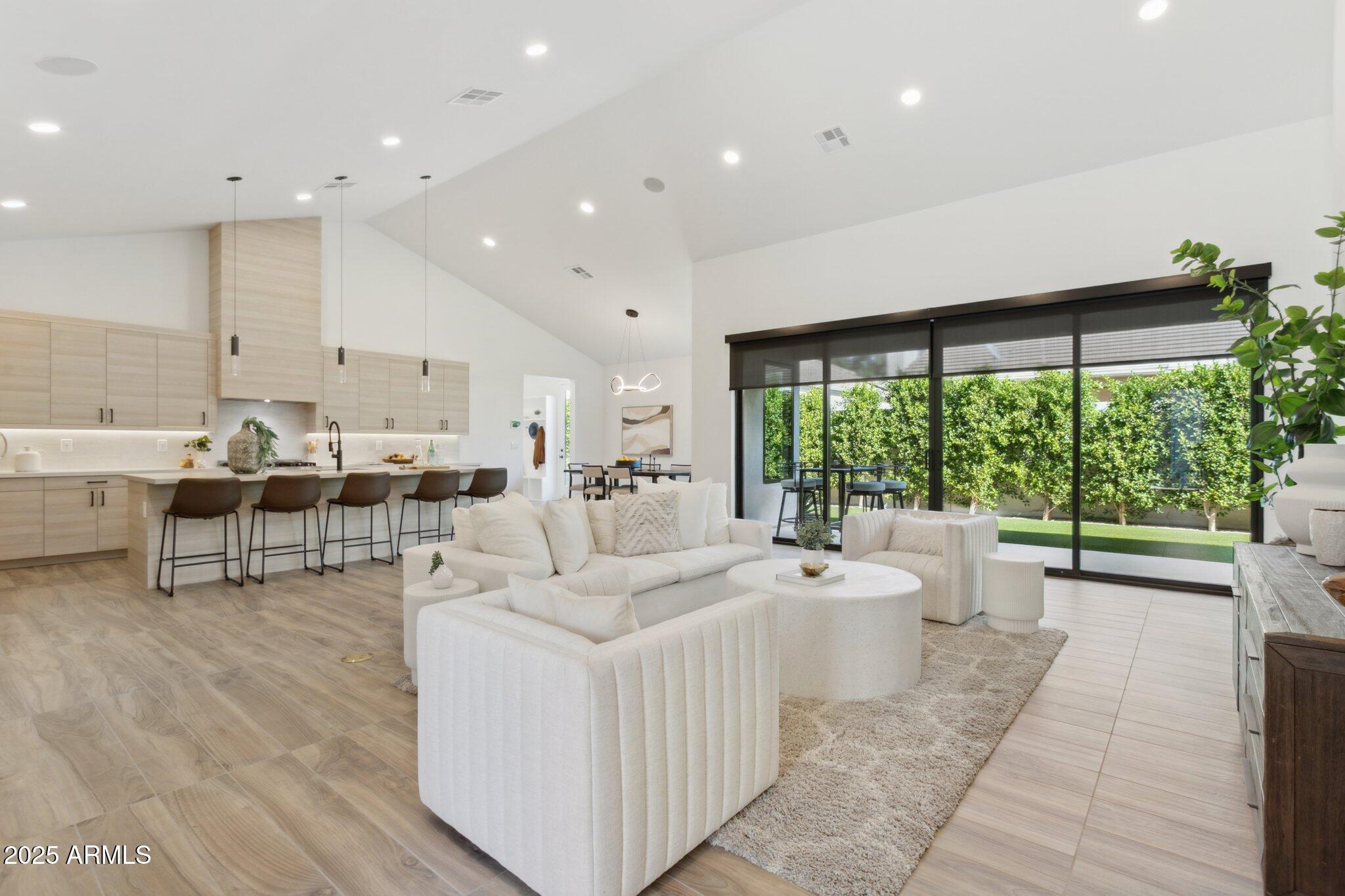 6329 N 10TH Drive, Phoenix