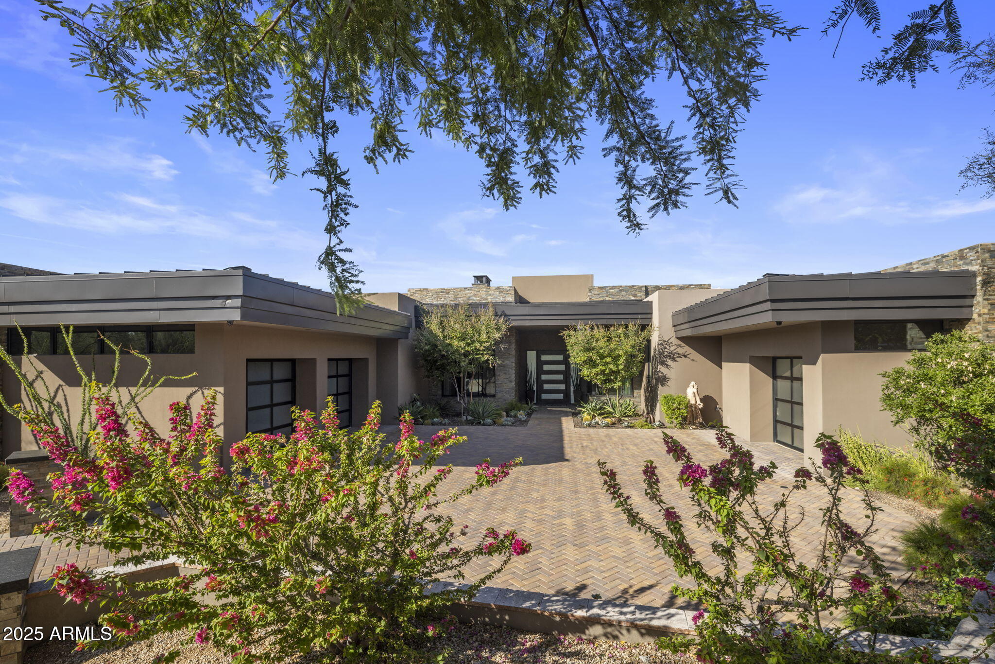 10284 E RUNNING DEER Trail