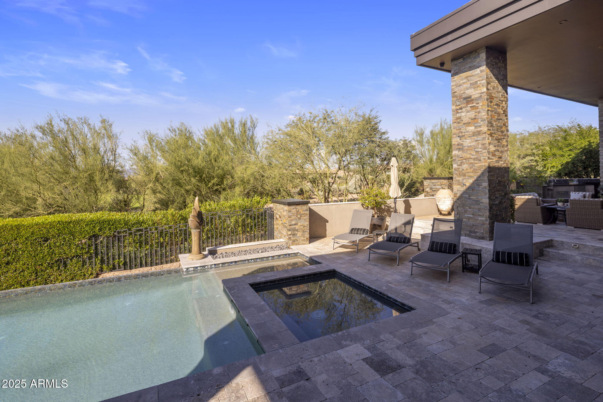 10284 E RUNNING DEER Trail