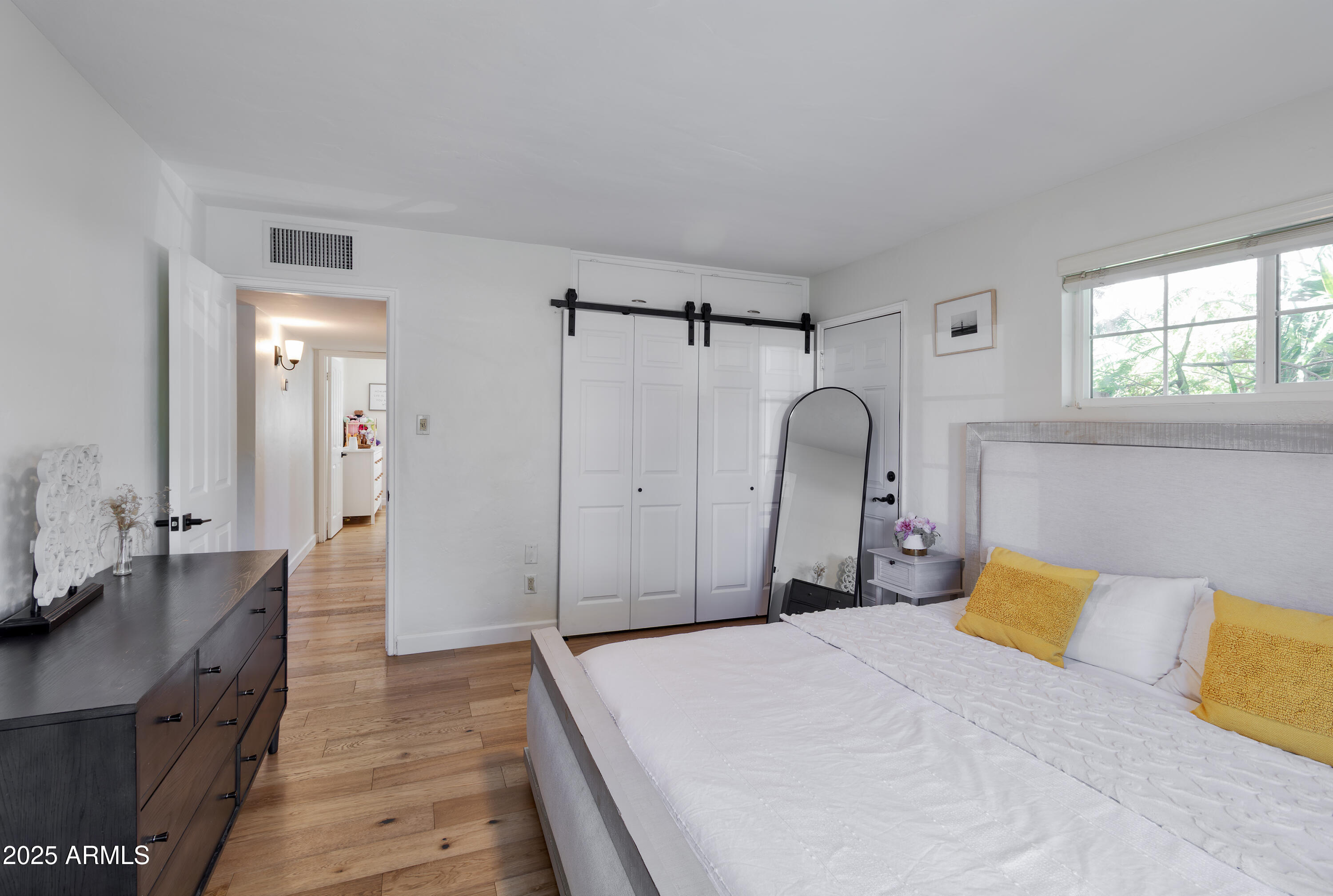 1903 E PALO VERDE Drive, Phoenix