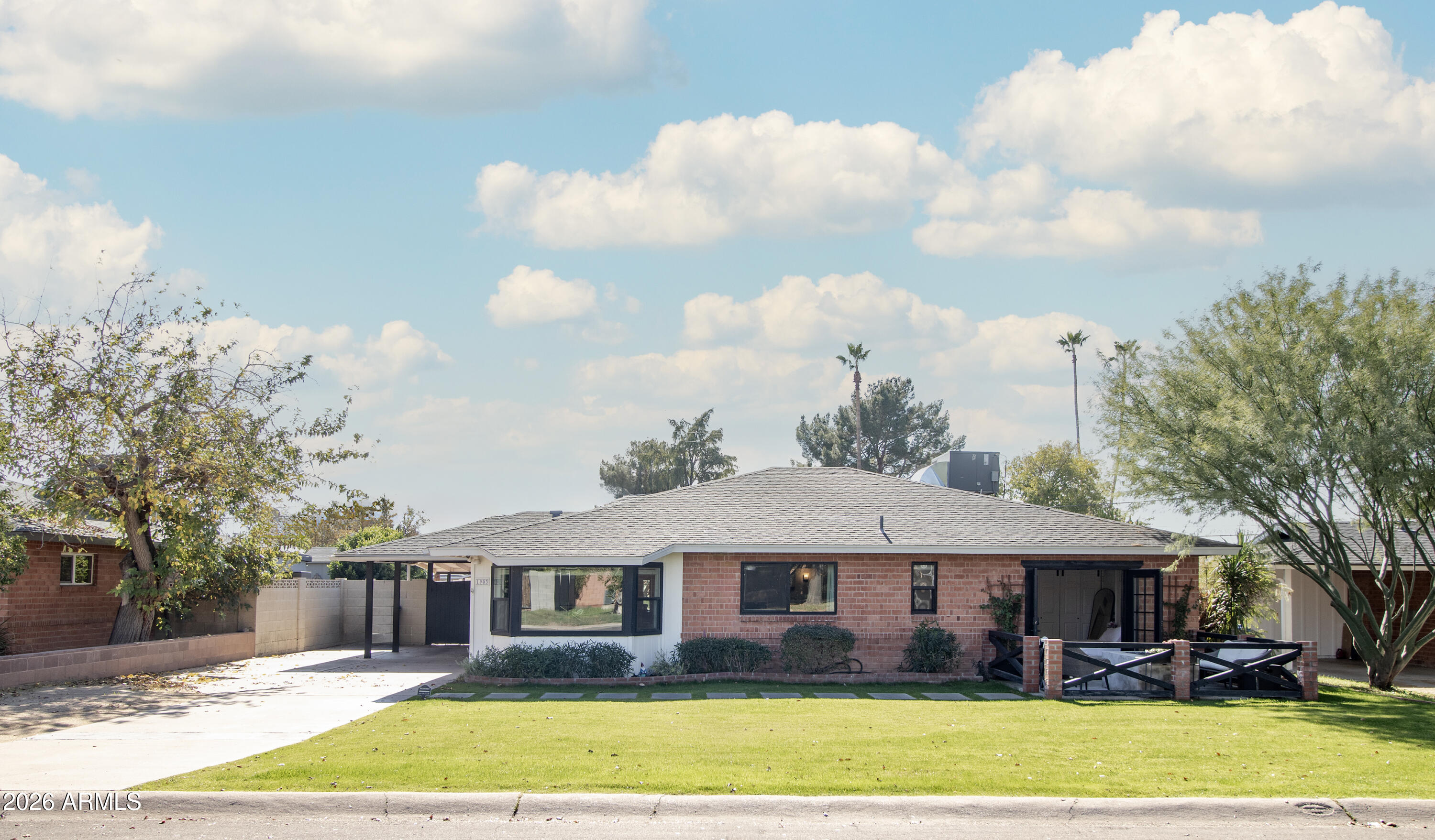 1903 E PALO VERDE Drive, Phoenix