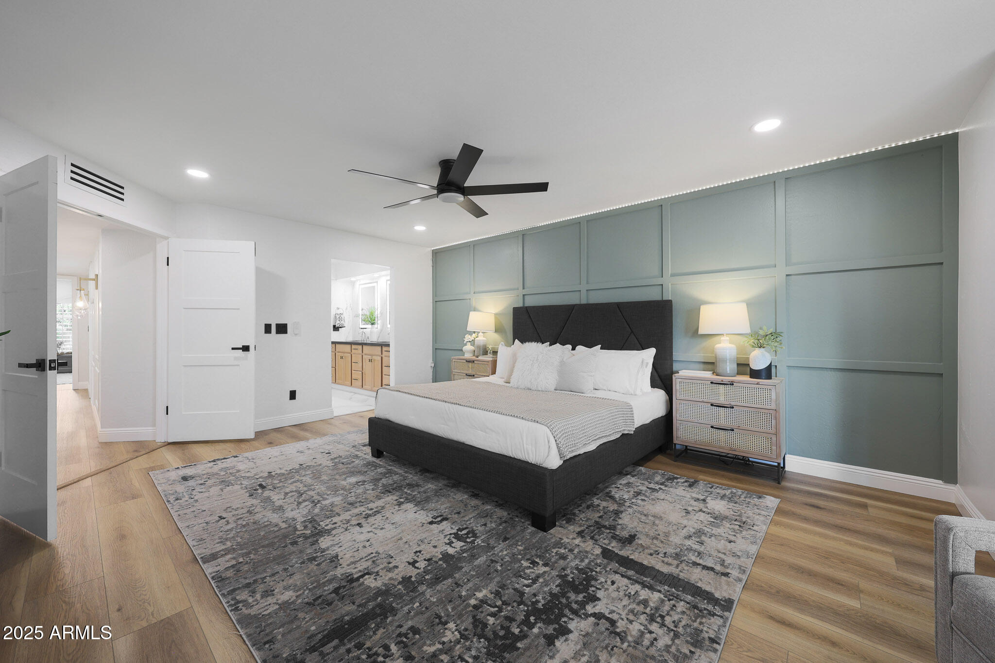 8725 E SAN MARINO Drive, Scottsdale