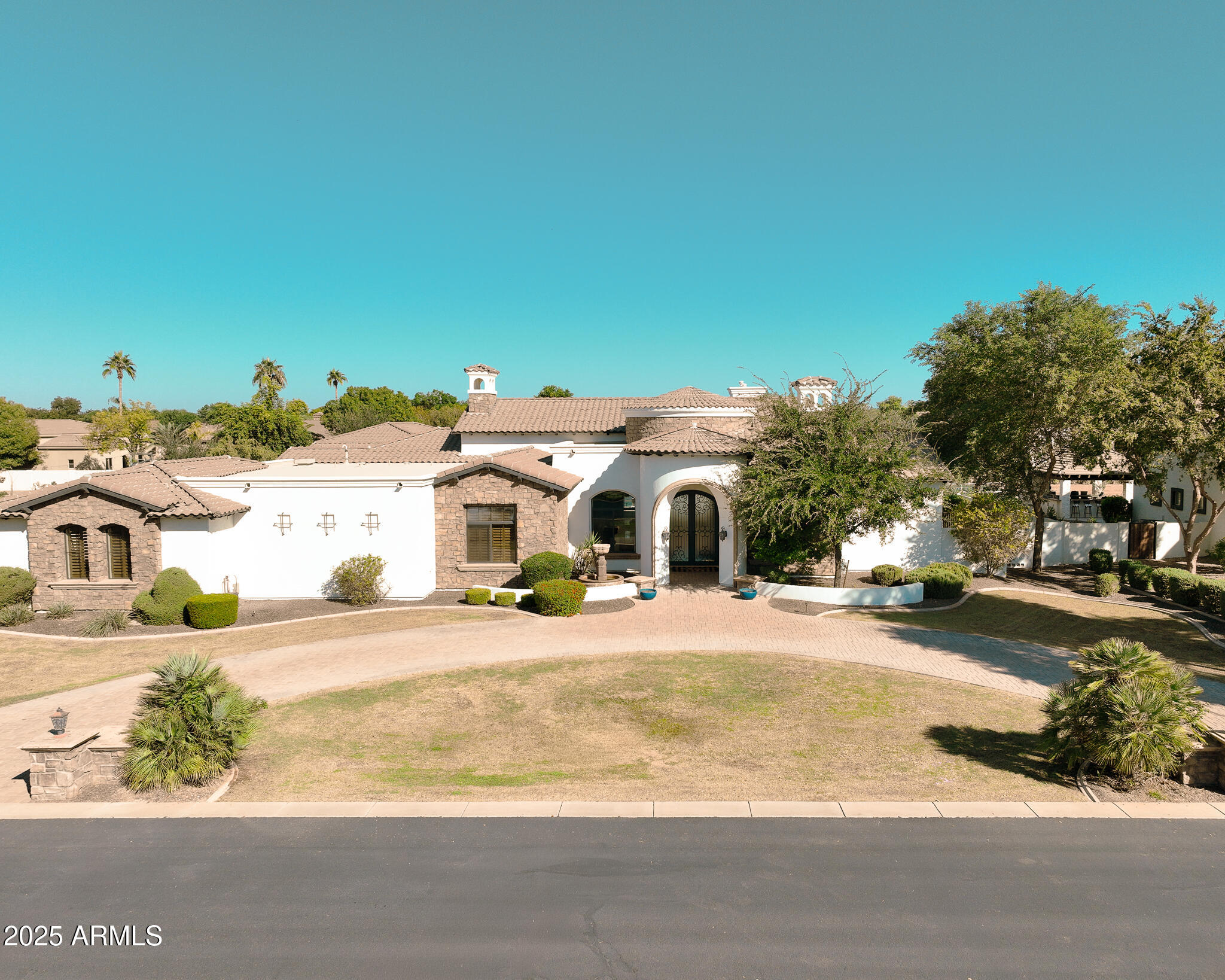 2032 E SANOQUE Boulevard, Gilbert