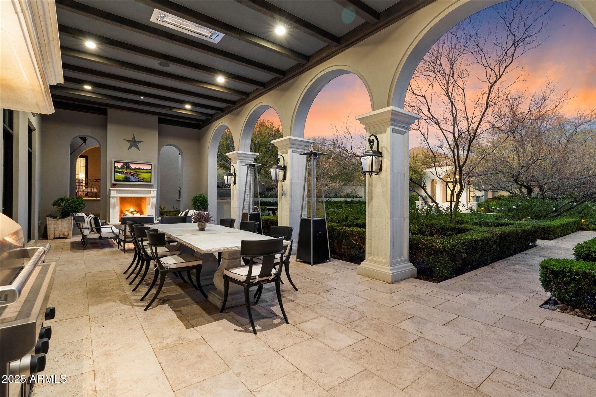 10244 E HUALAPAI Drive