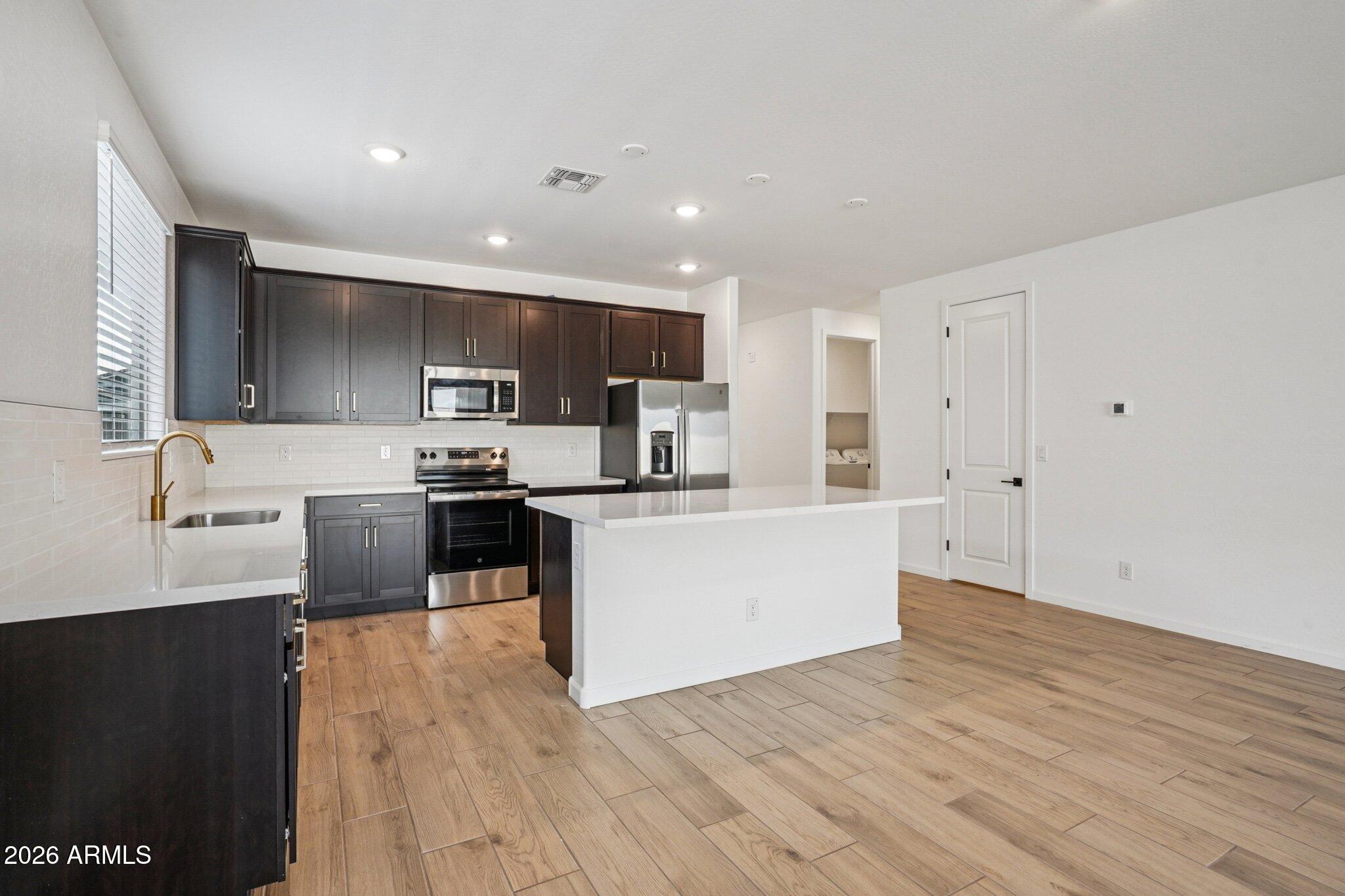 15720 W CAMDEN Avenue, Waddell