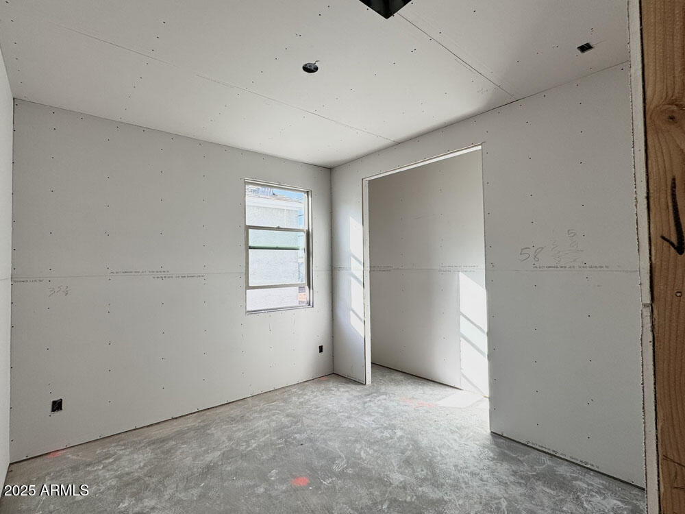 15720 W CAMDEN Avenue, Waddell