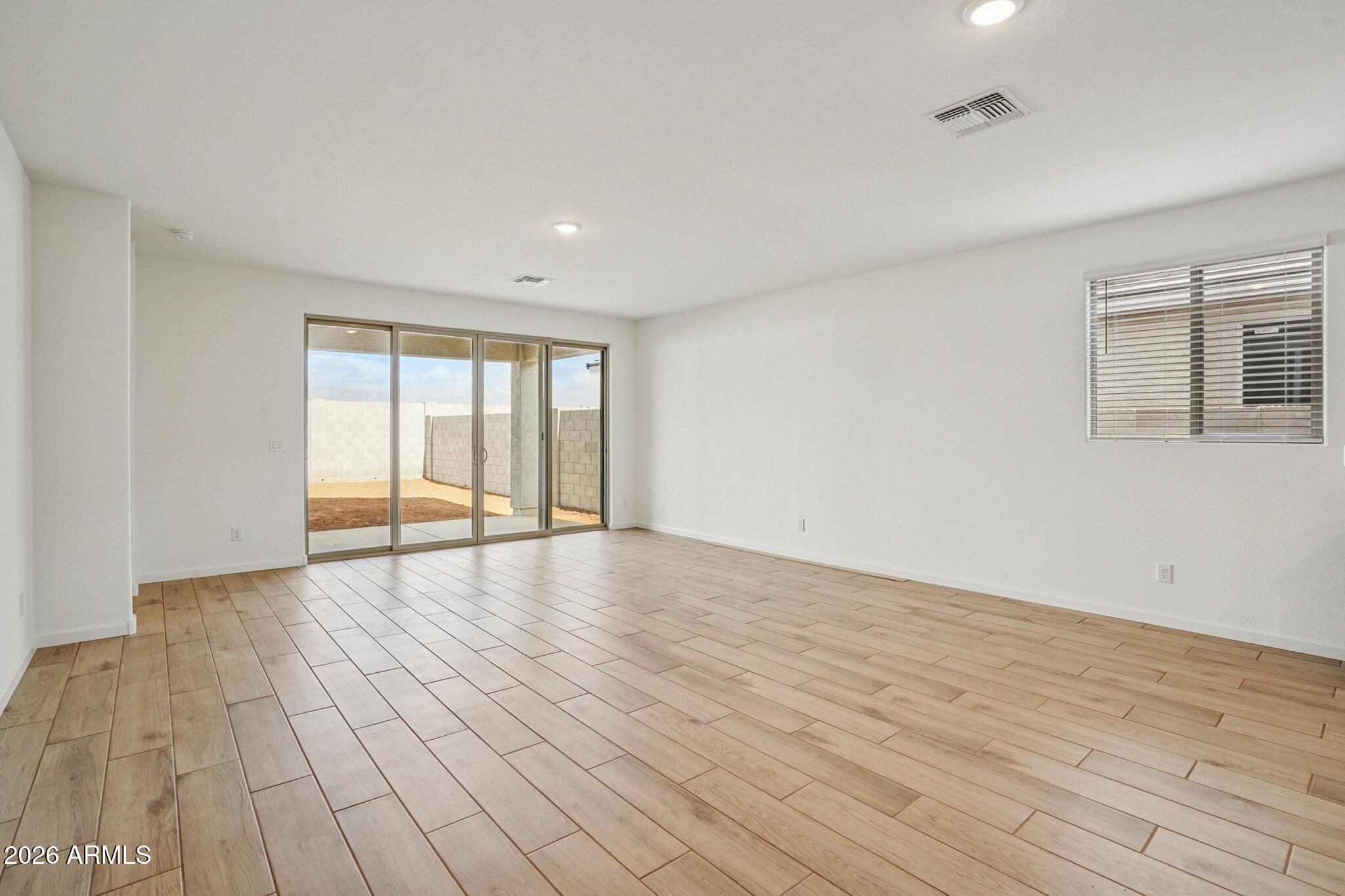 15720 W CAMDEN Avenue, Waddell