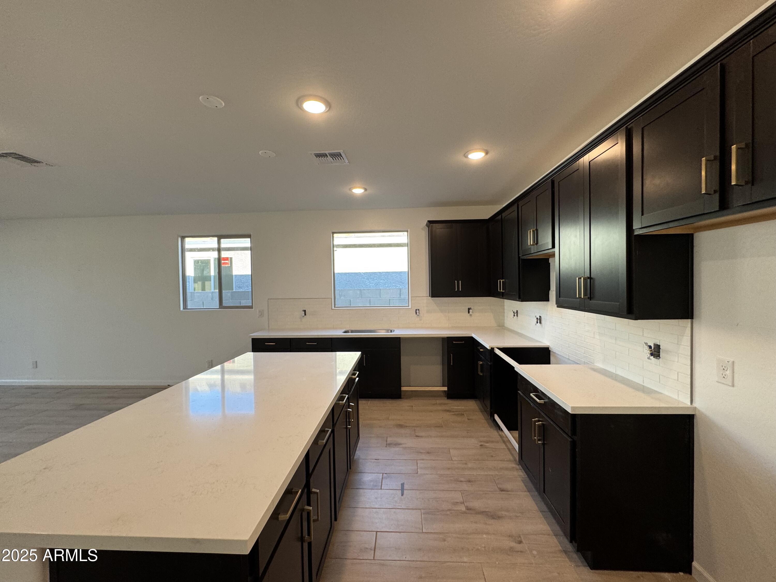 15720 W CAMDEN Avenue, Waddell