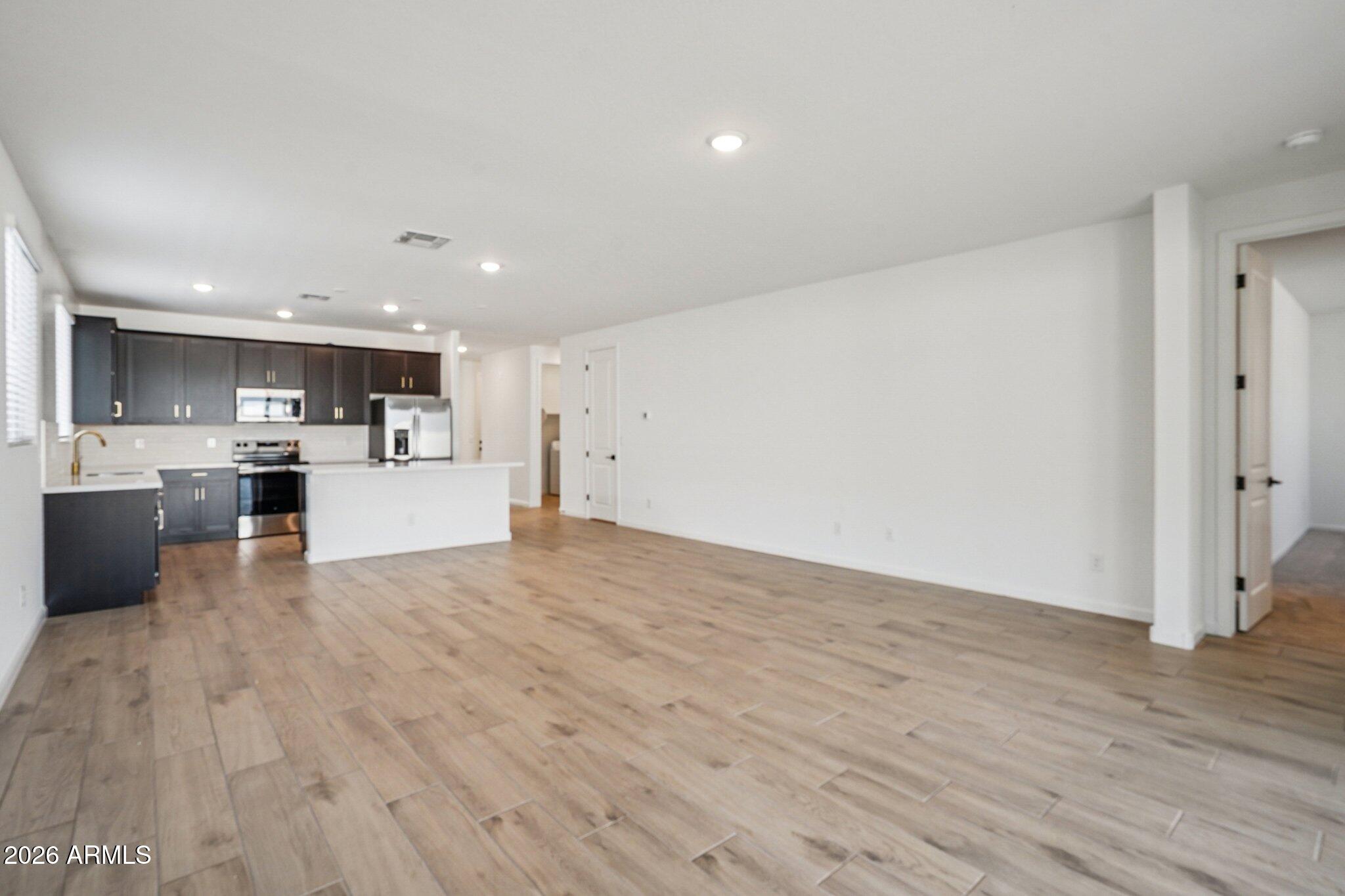 15720 W CAMDEN Avenue, Waddell