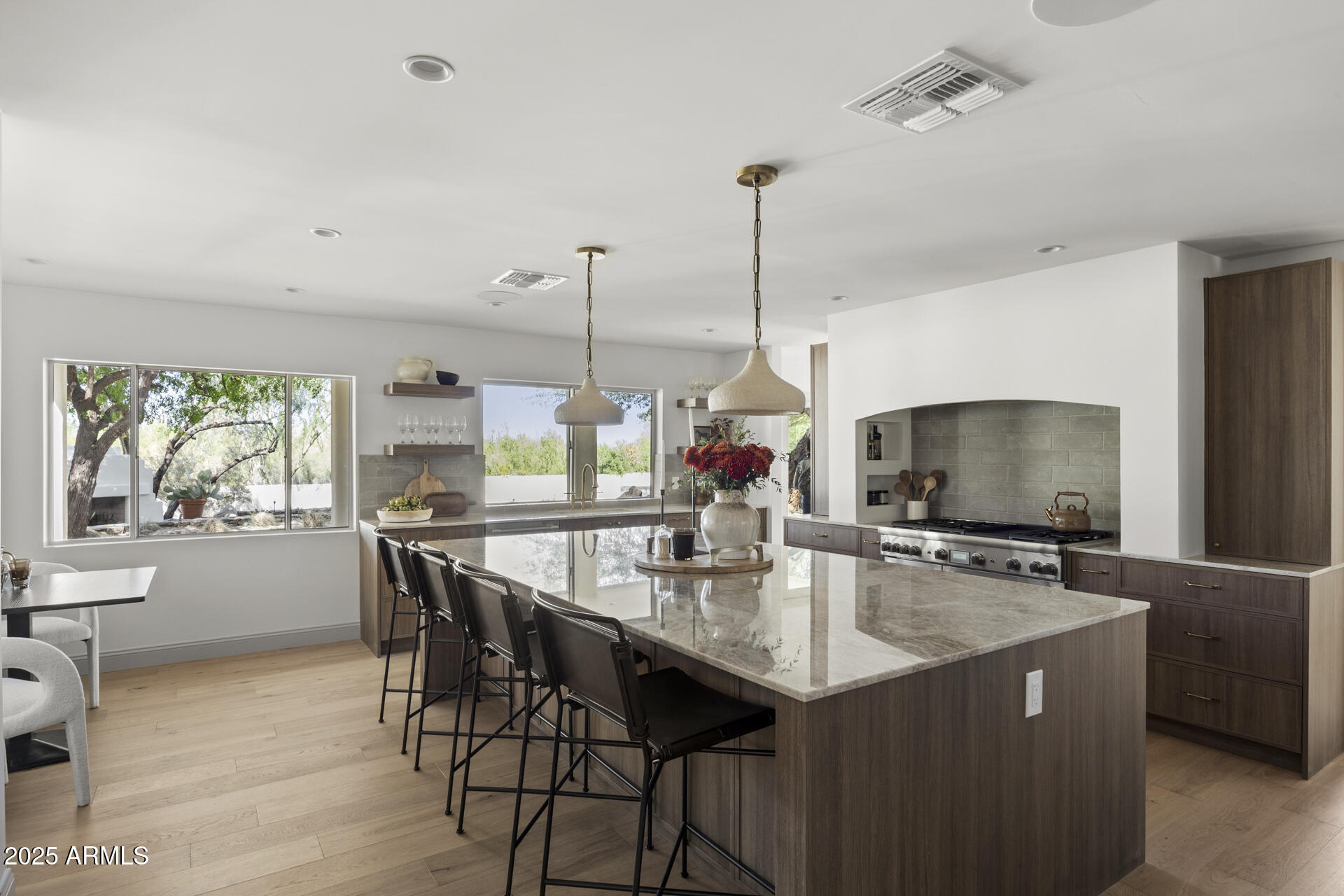 4646 E SHADOW ROCK Road