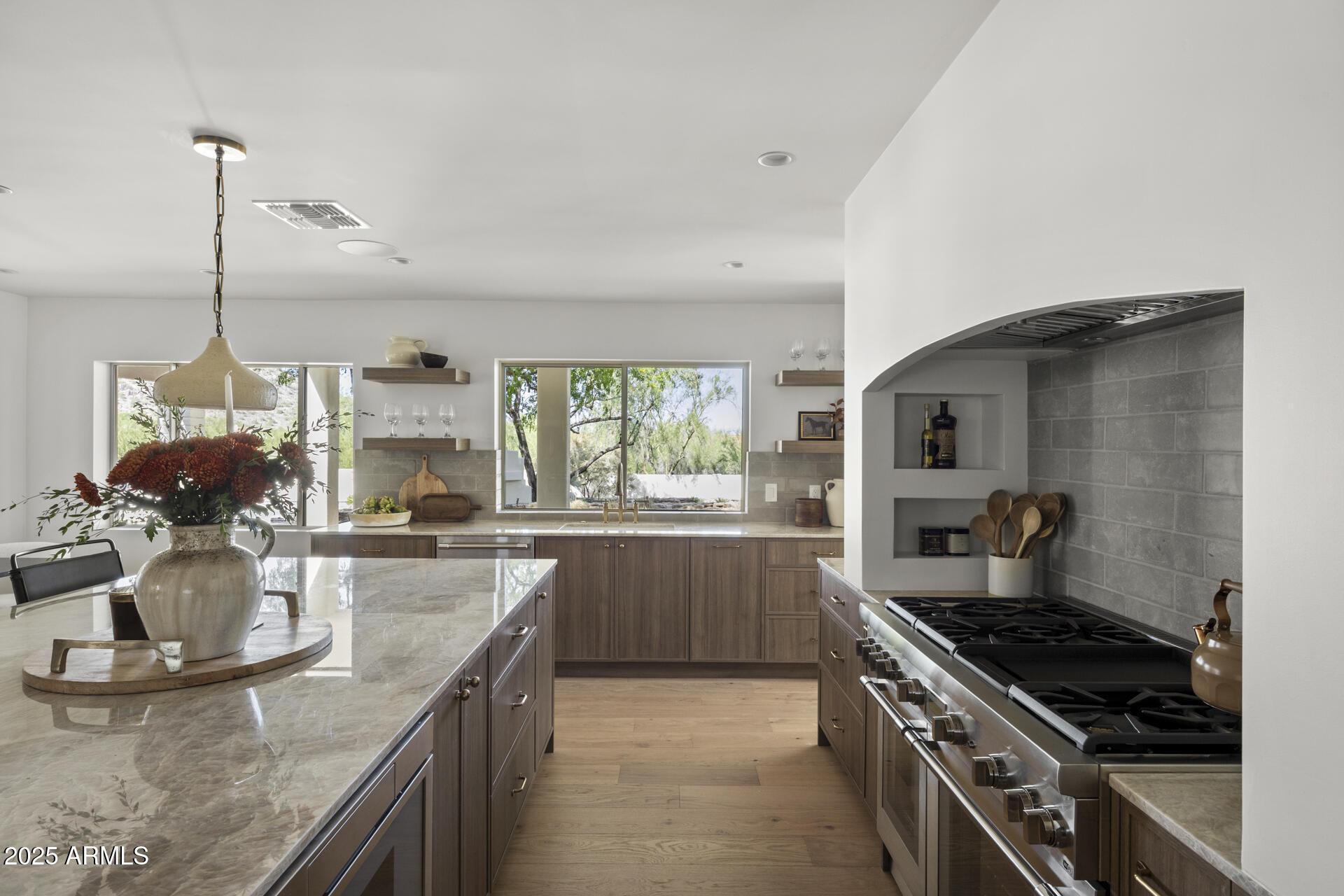 4646 E SHADOW ROCK Road