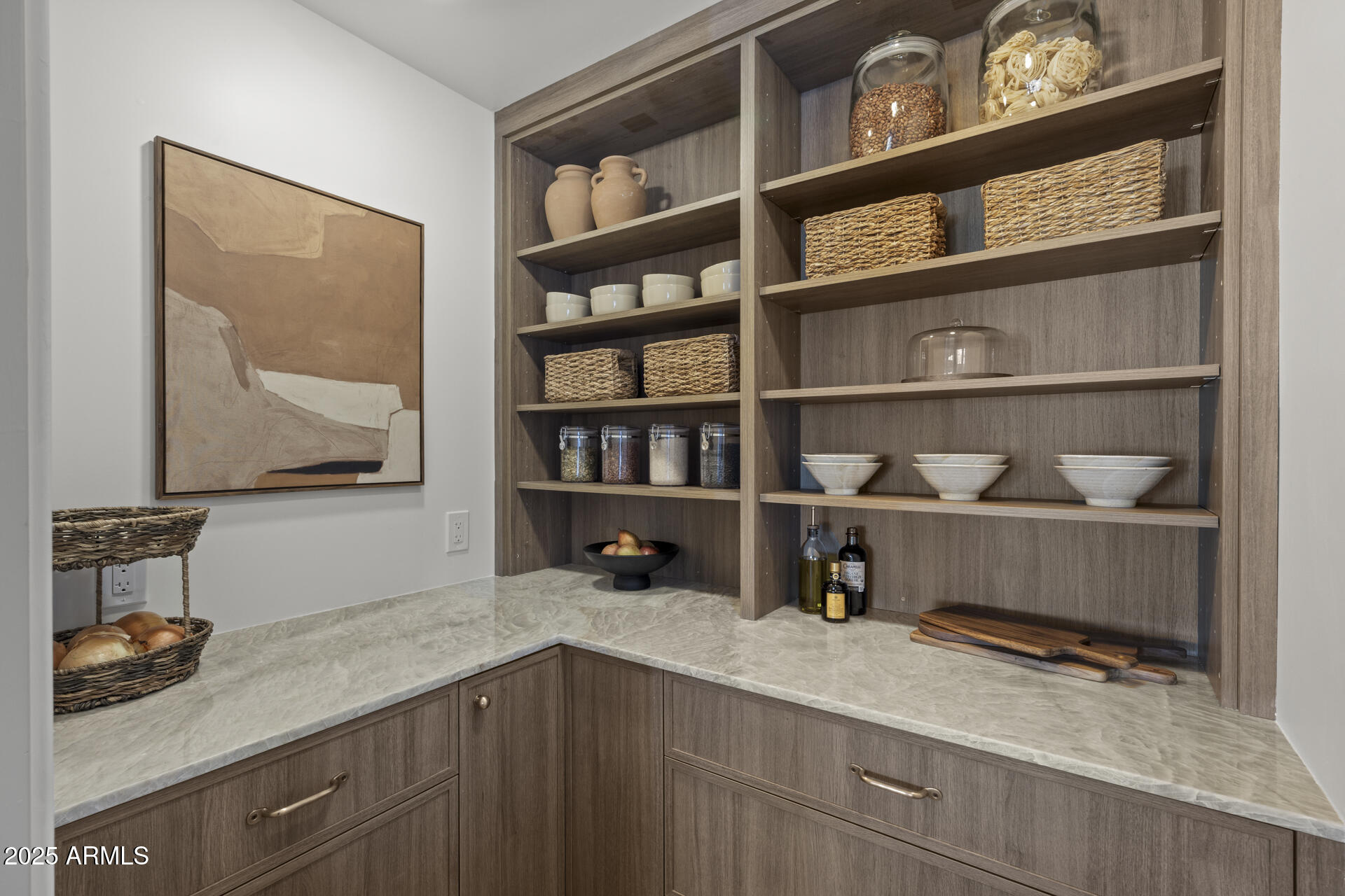 4646 E SHADOW ROCK Road