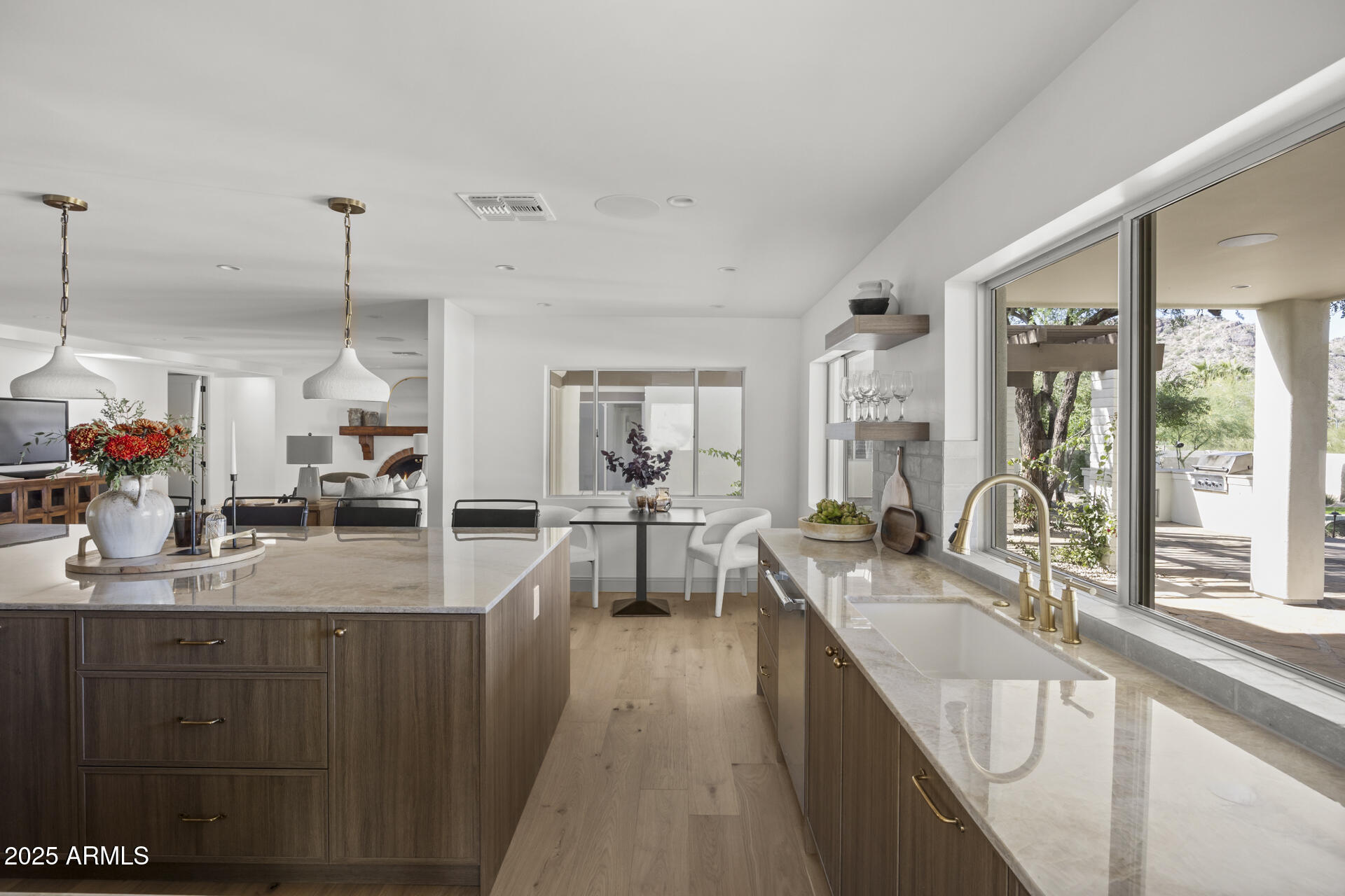 4646 E SHADOW ROCK Road