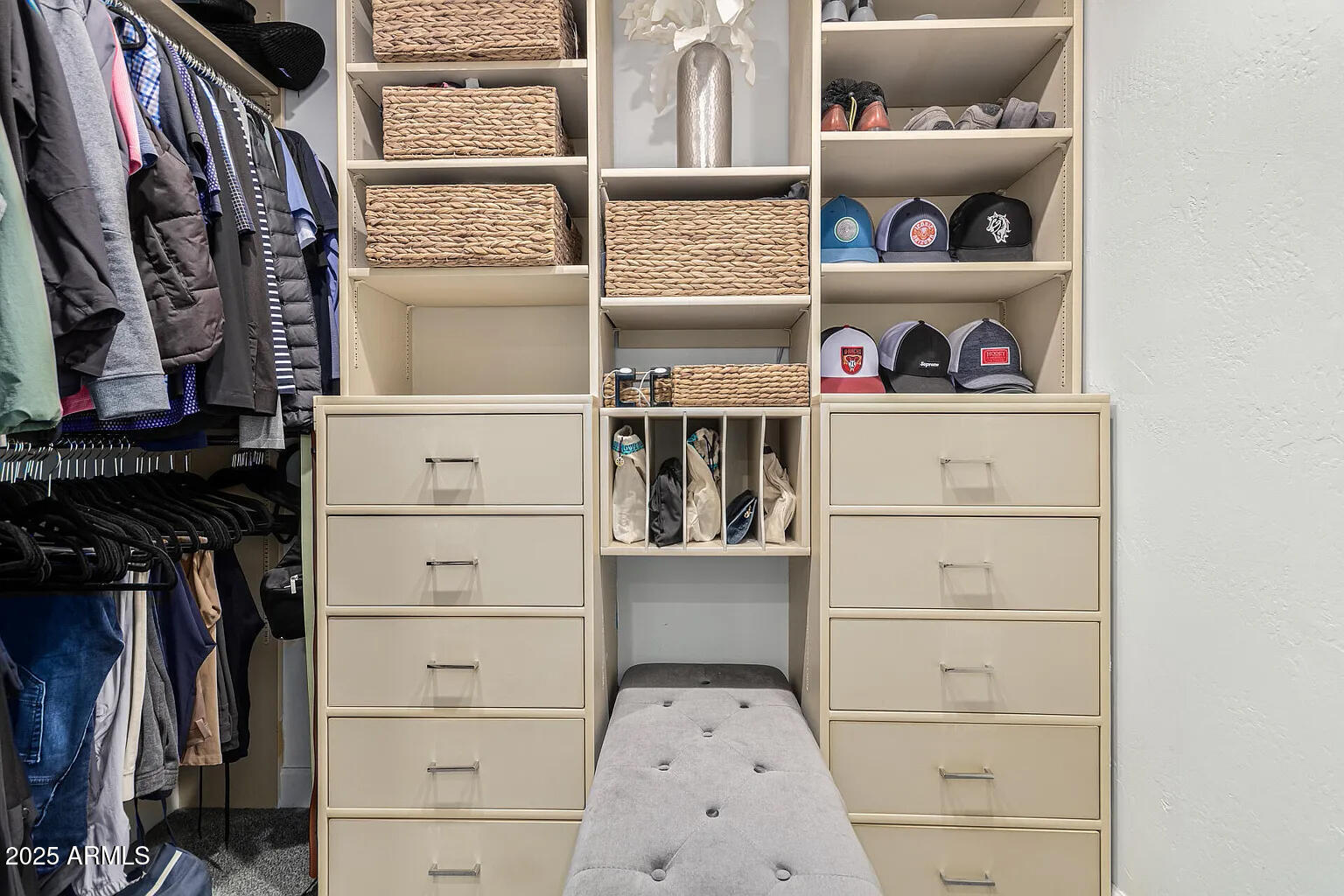 3800 E LINCOLN Drive, 23