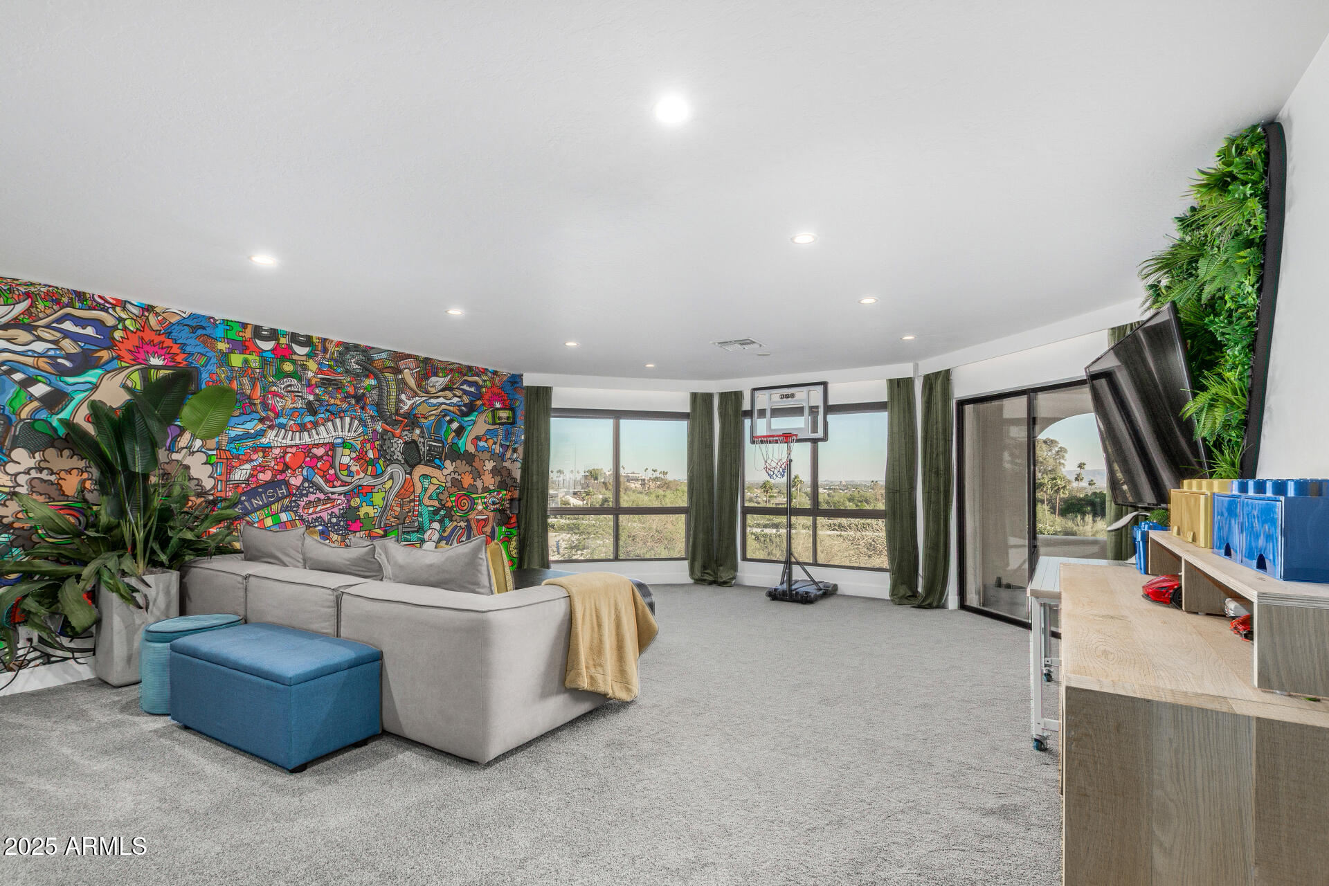 3800 E LINCOLN Drive, 23