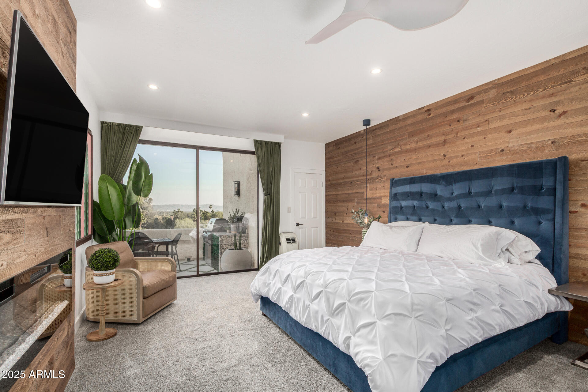 3800 E LINCOLN Drive, 23