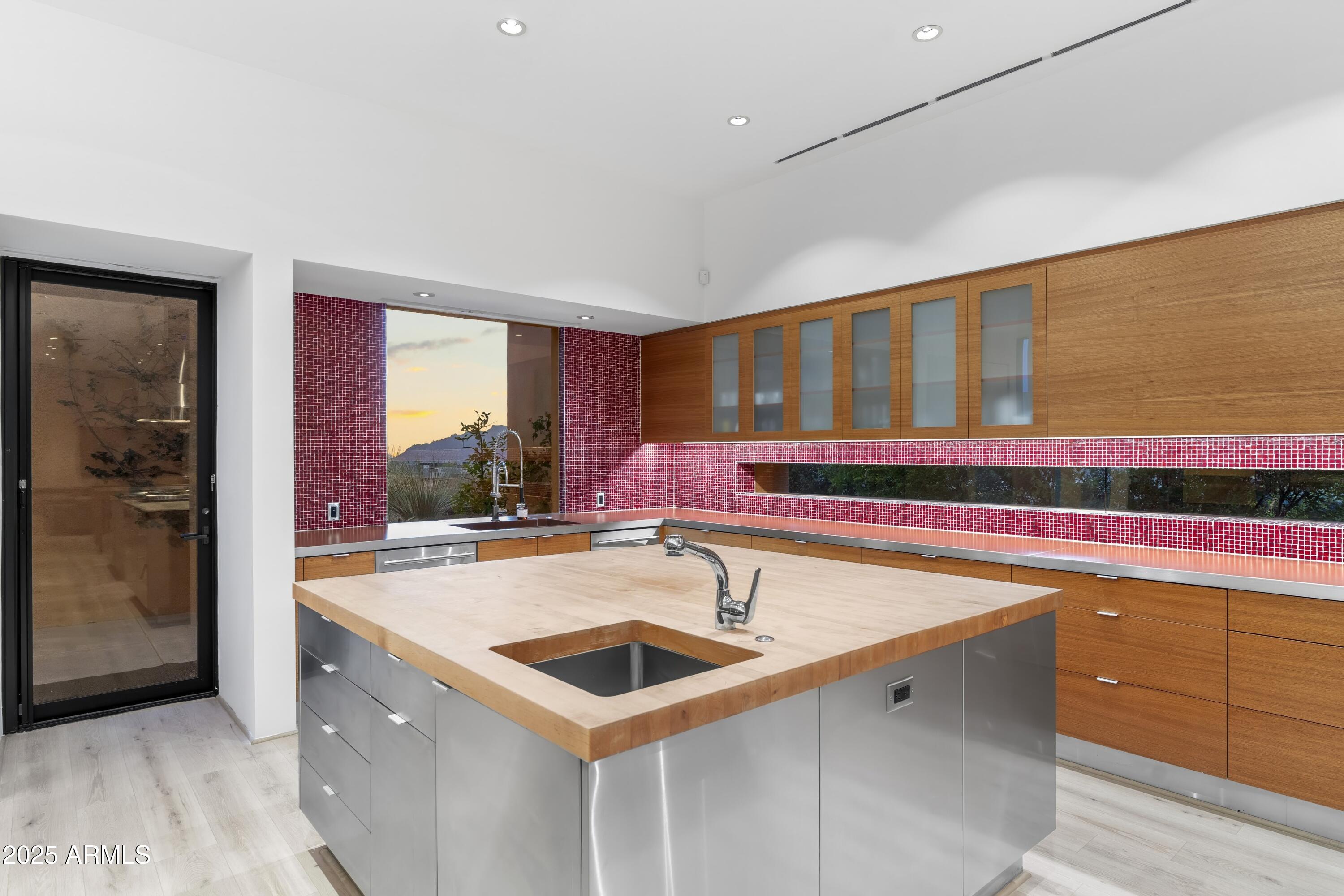 9191 E HAPPY HOLLOW Drive