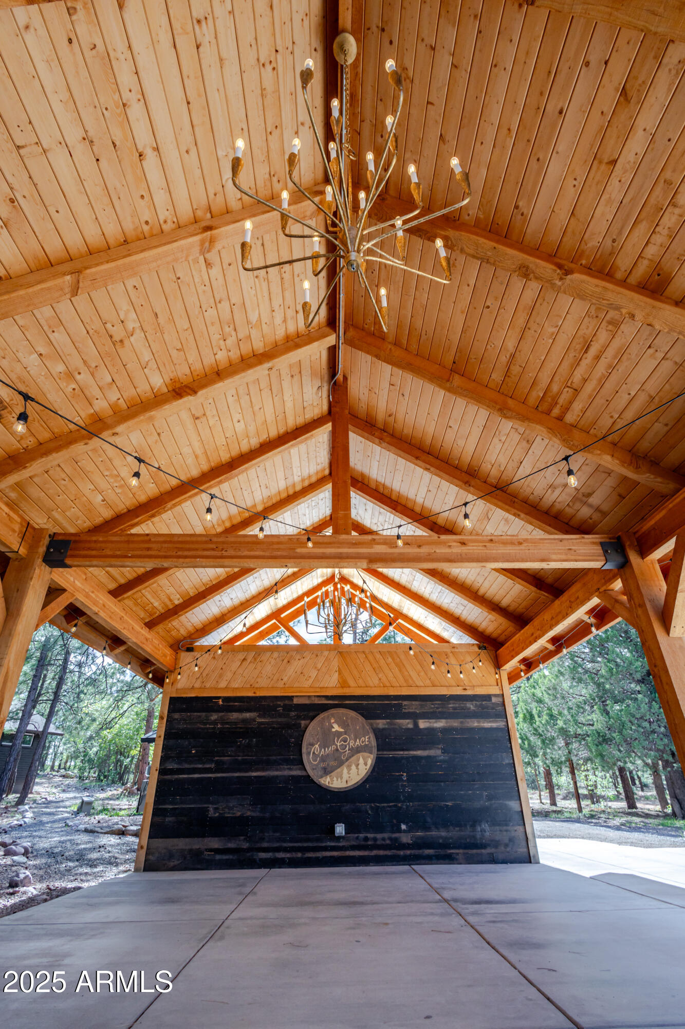 6385 W WHITE MOUNTAIN Boulevard