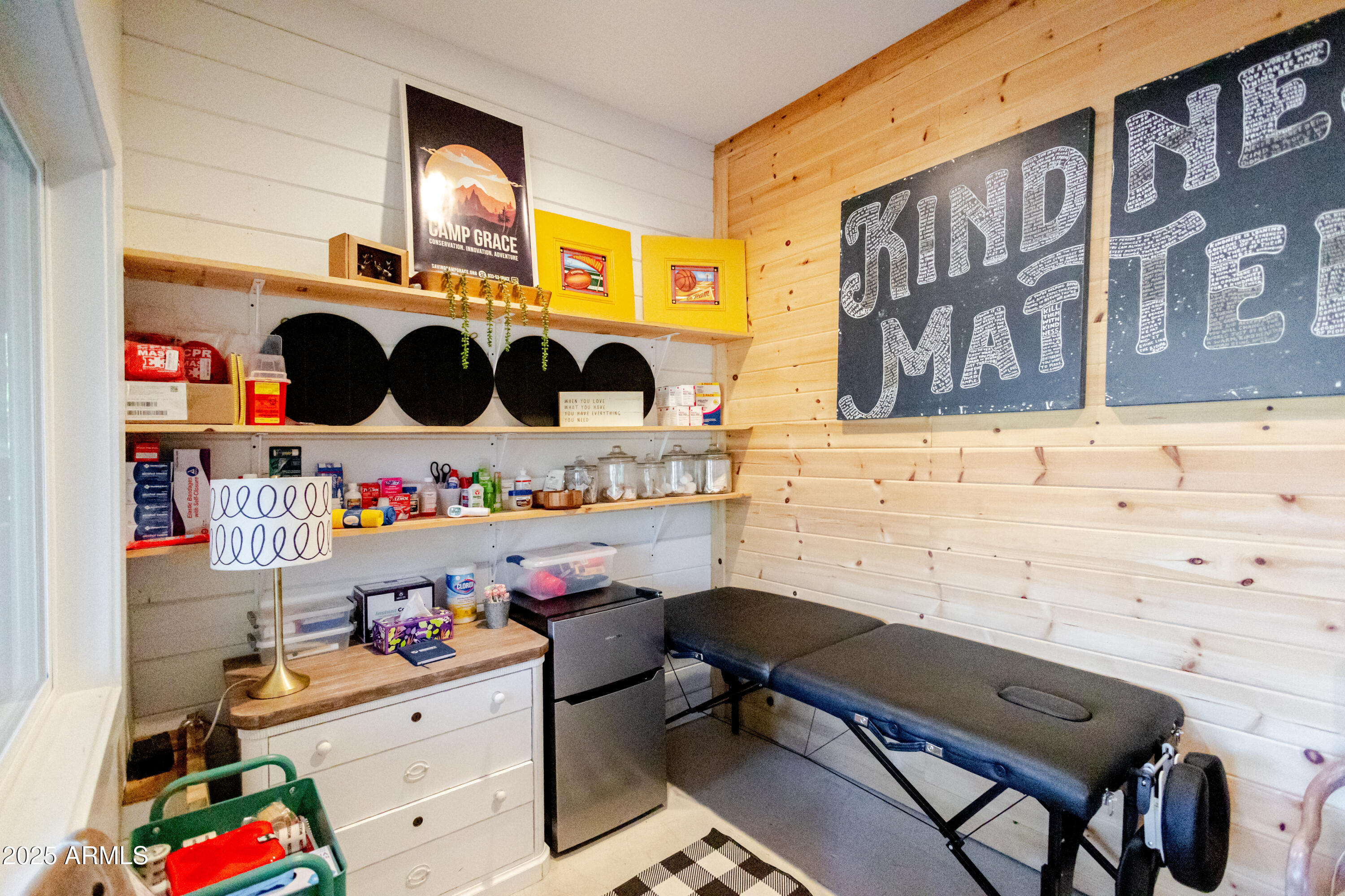 6385 W WHITE MOUNTAIN Boulevard