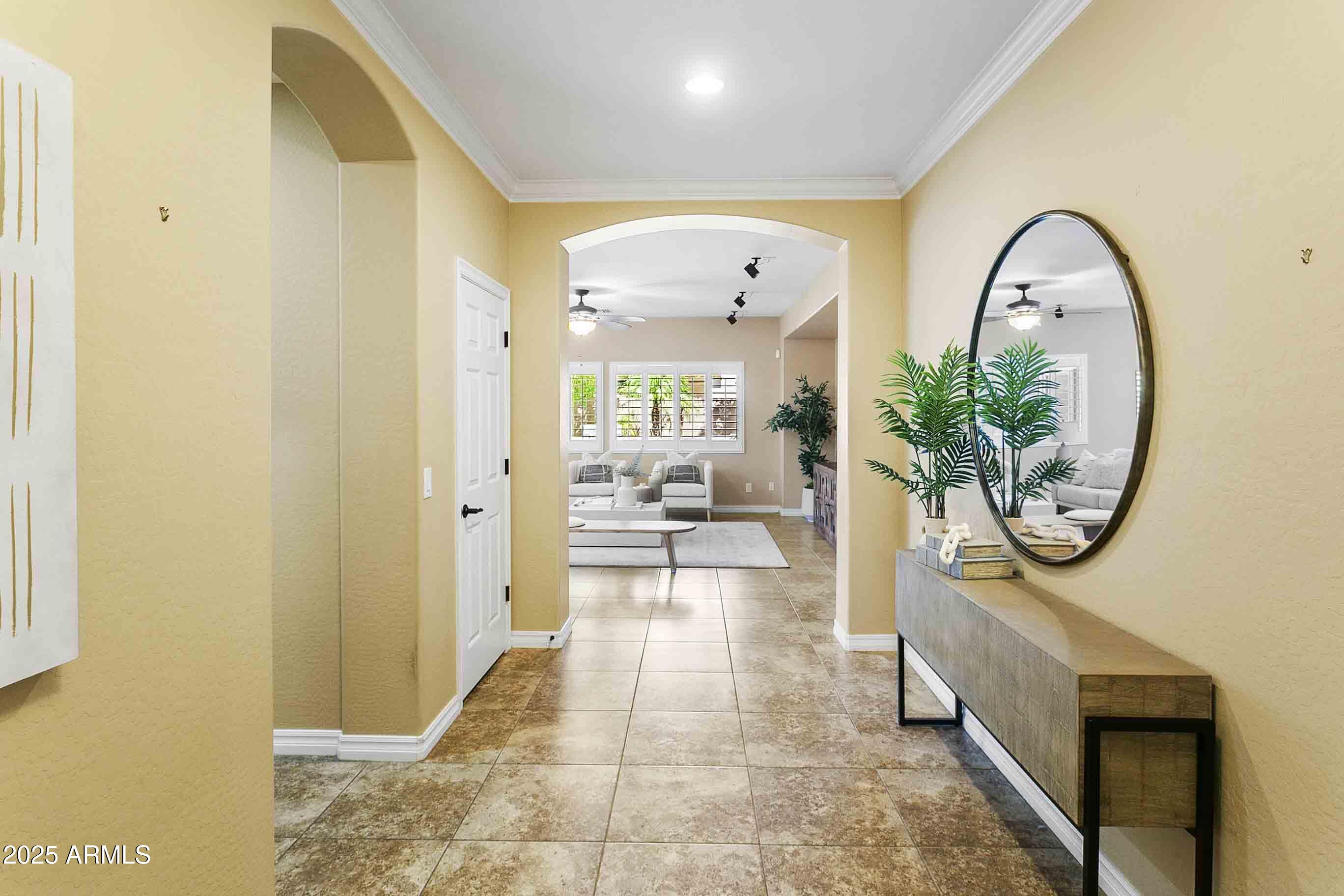 2736 E Sourwood Drive