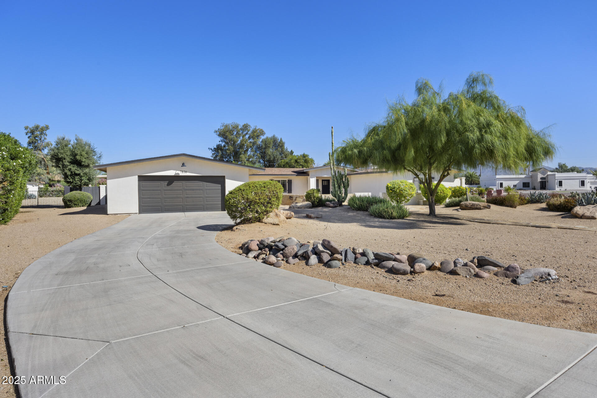 7836 E DAVENPORT Drive