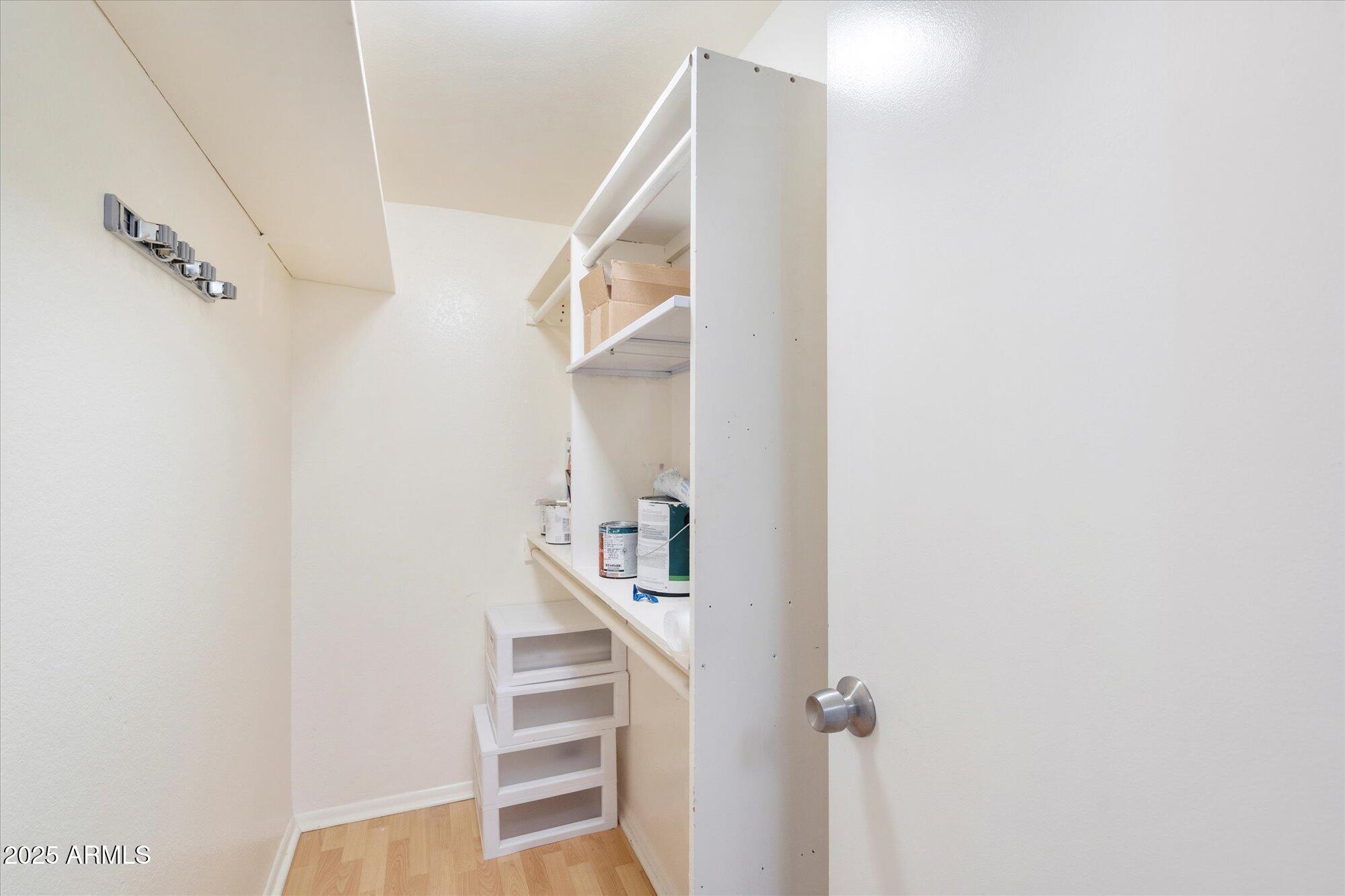 2673 E OAKLEAF Drive