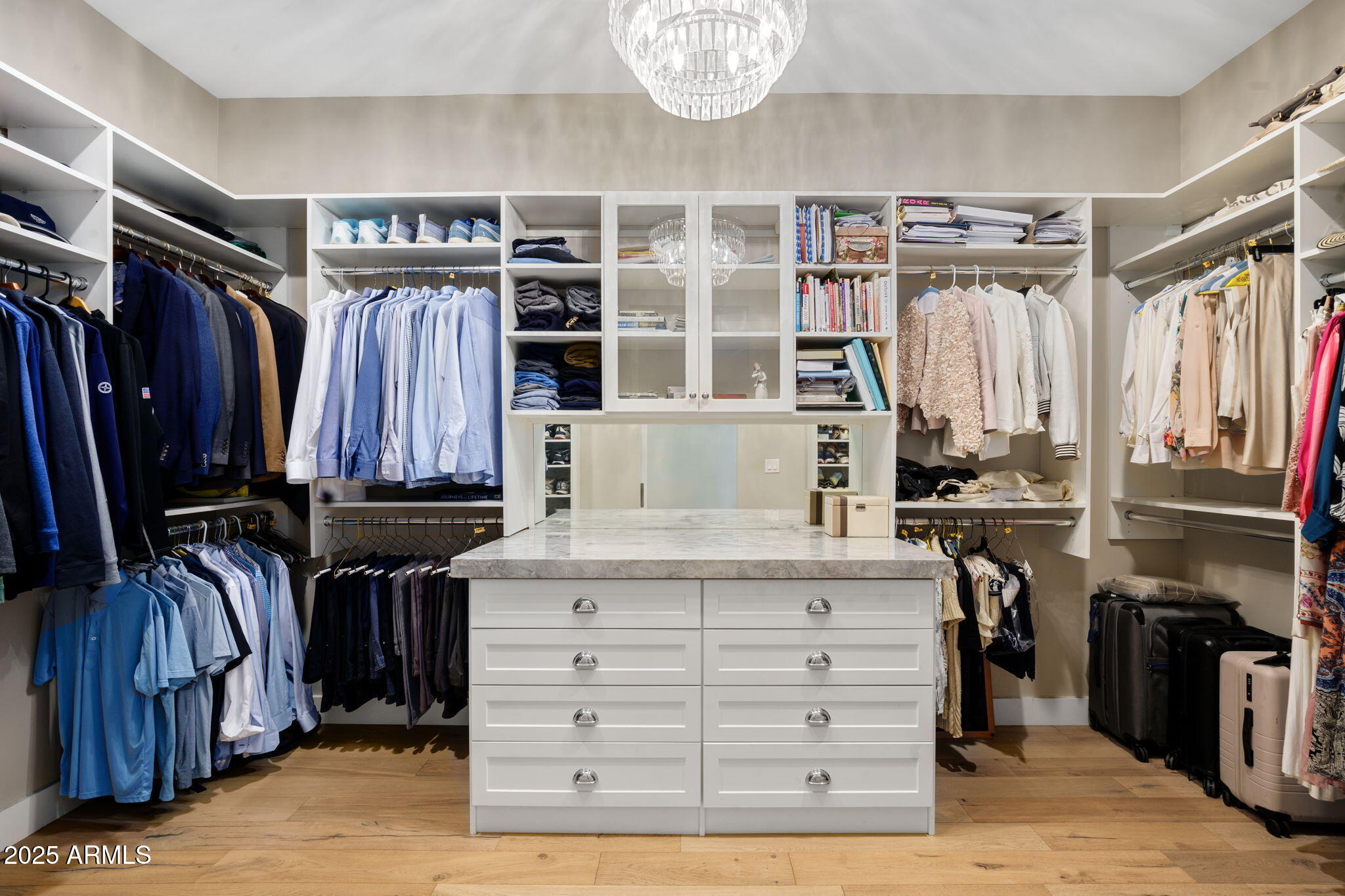 4933 E WHITTON Avenue