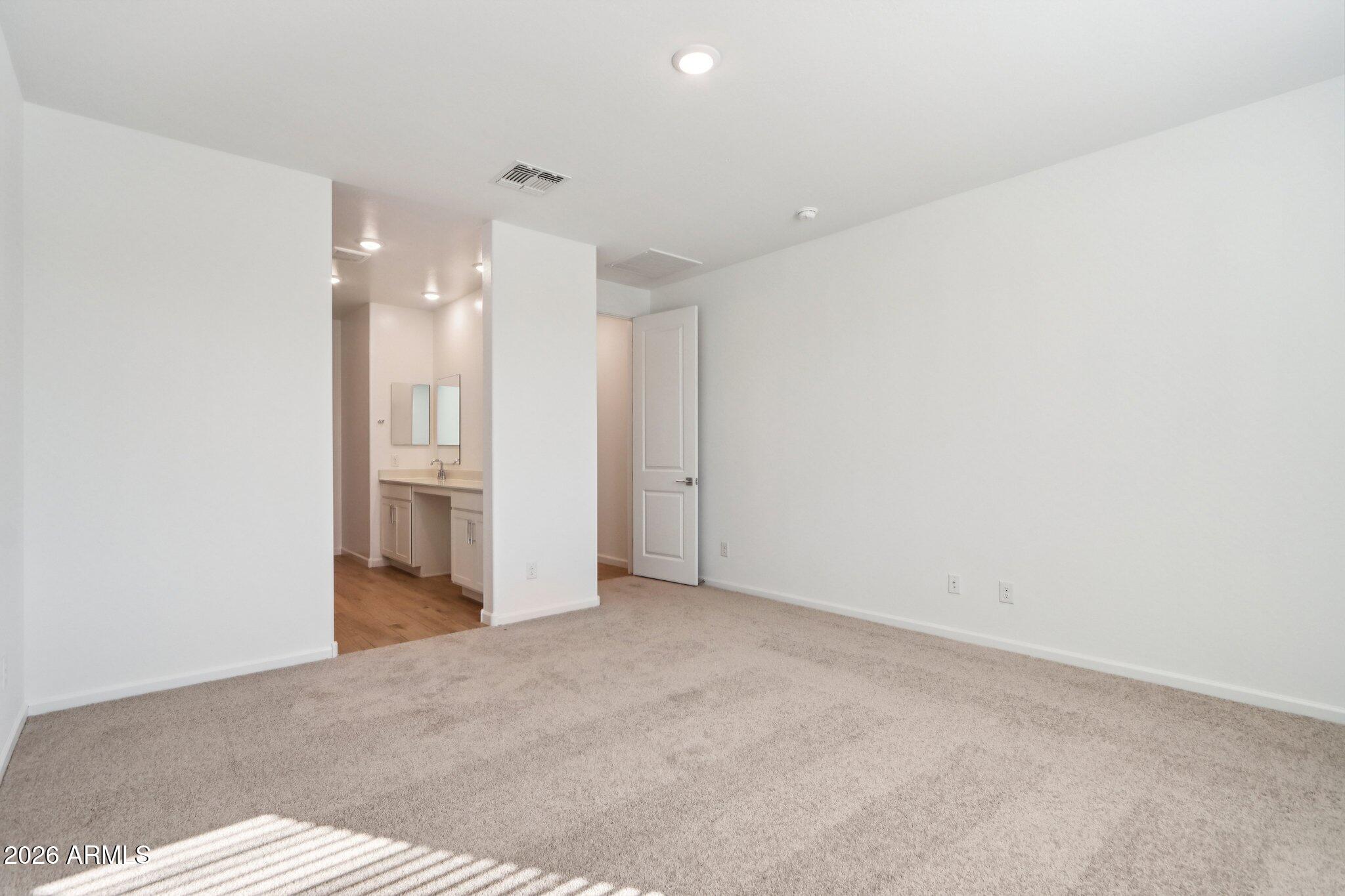 15719 W CAMDEN Avenue