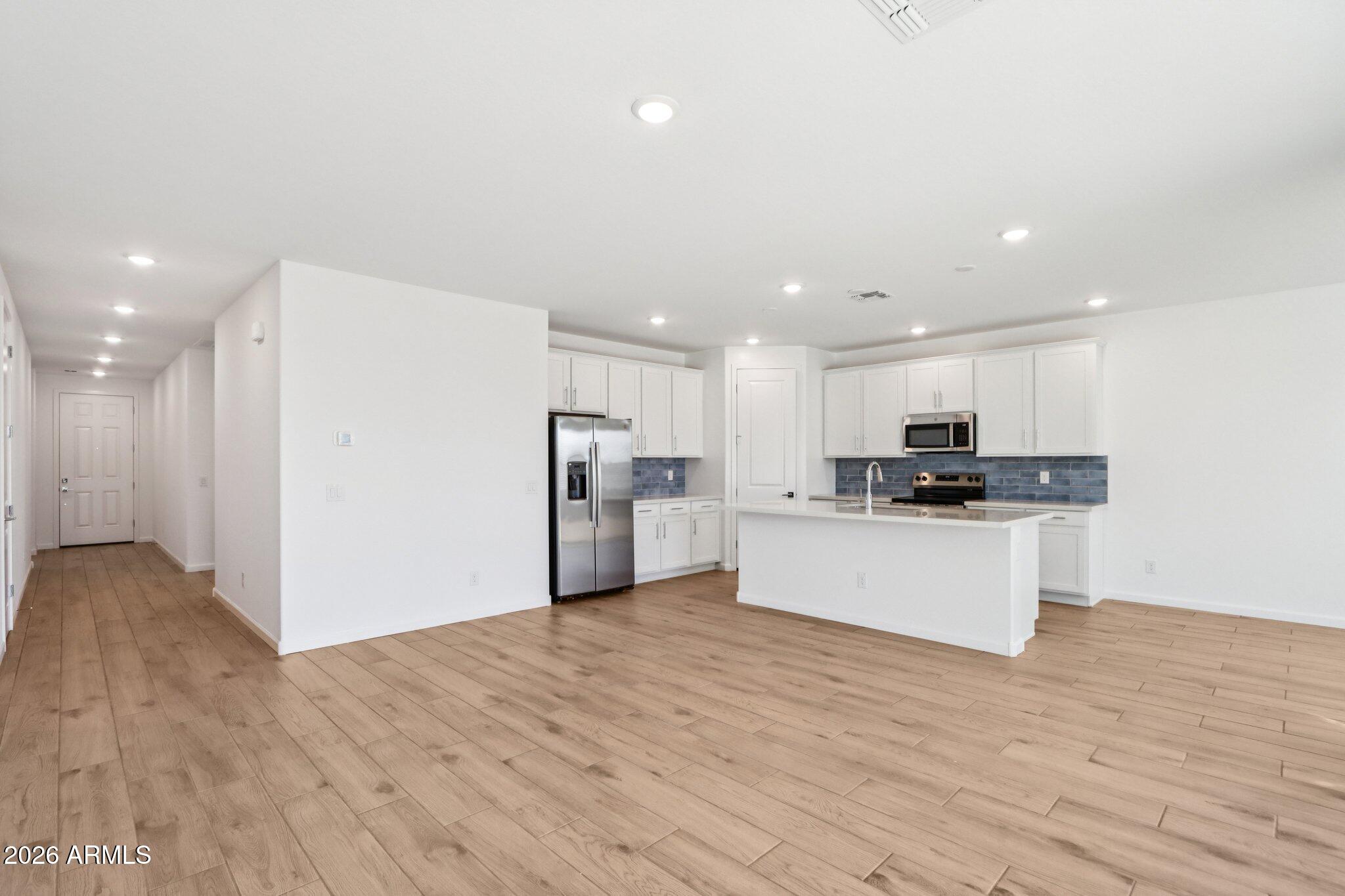 15719 W CAMDEN Avenue