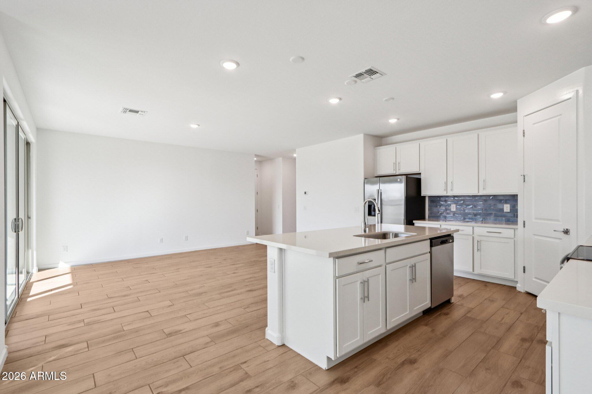 15719 W CAMDEN Avenue