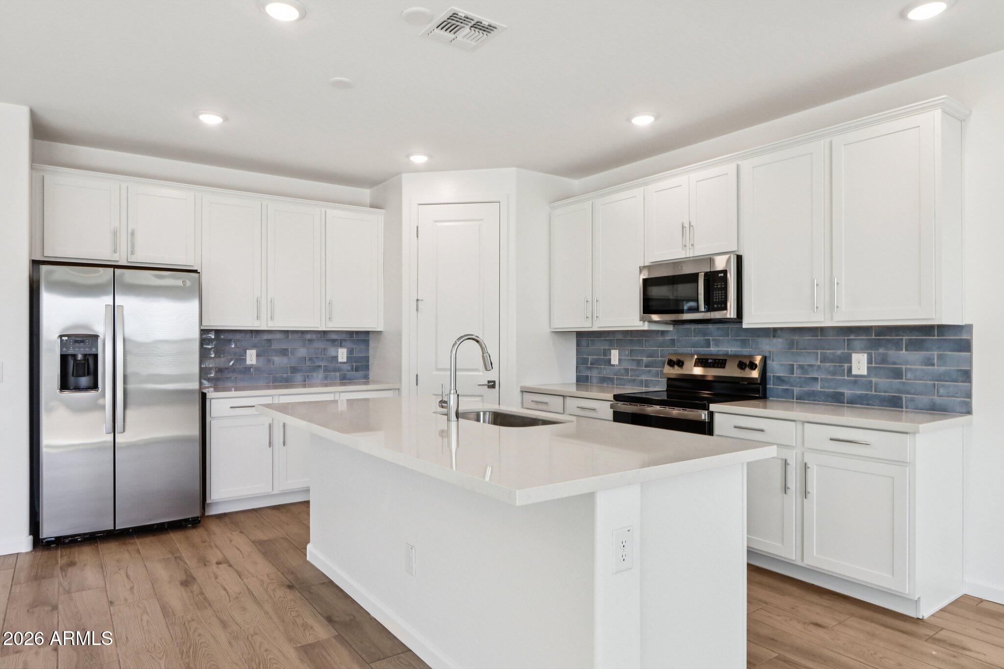 15719 W CAMDEN Avenue