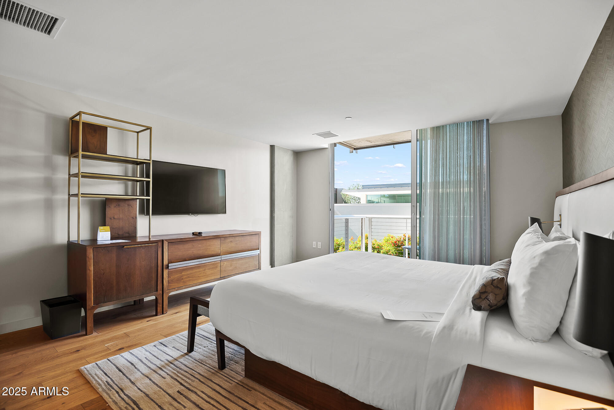 5455 E LINCOLN Drive, 2021