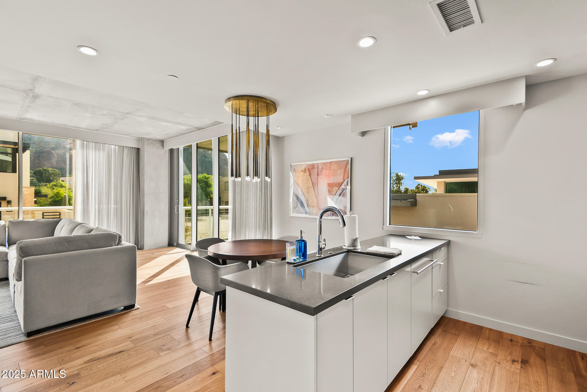 5455 E LINCOLN Drive, 2021