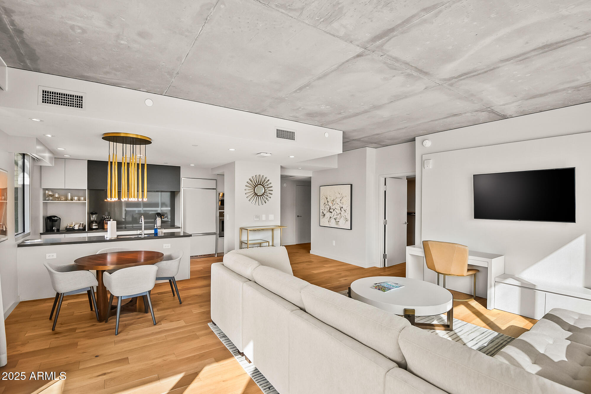 5455 E LINCOLN Drive, 2021