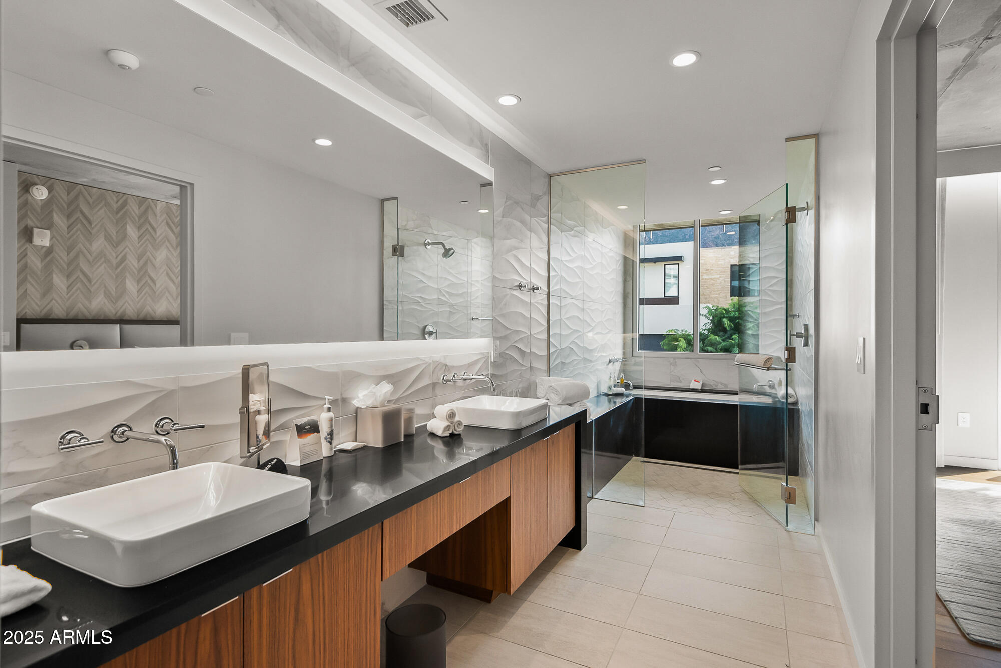 5455 E LINCOLN Drive, 2021