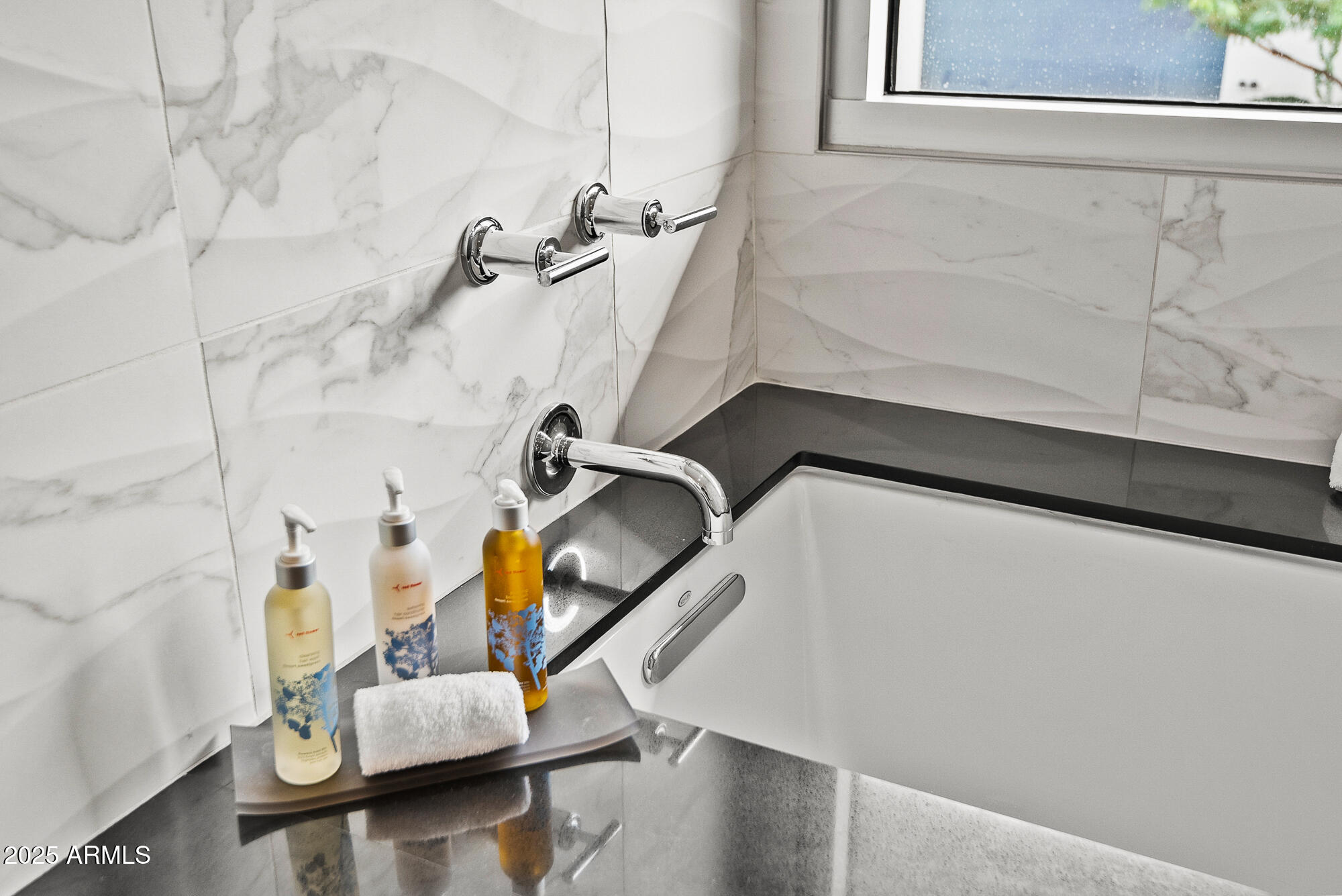 5455 E LINCOLN Drive, 2021