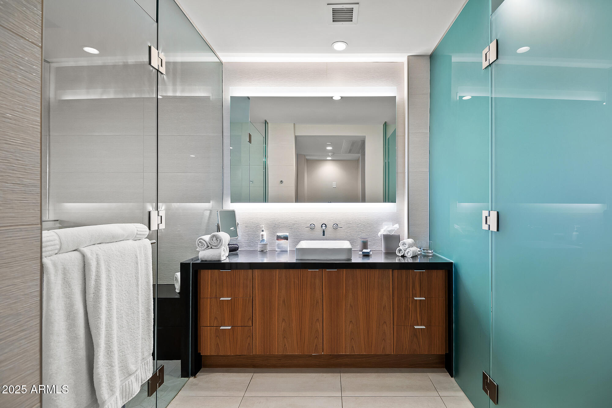 5455 E LINCOLN Drive, 2021