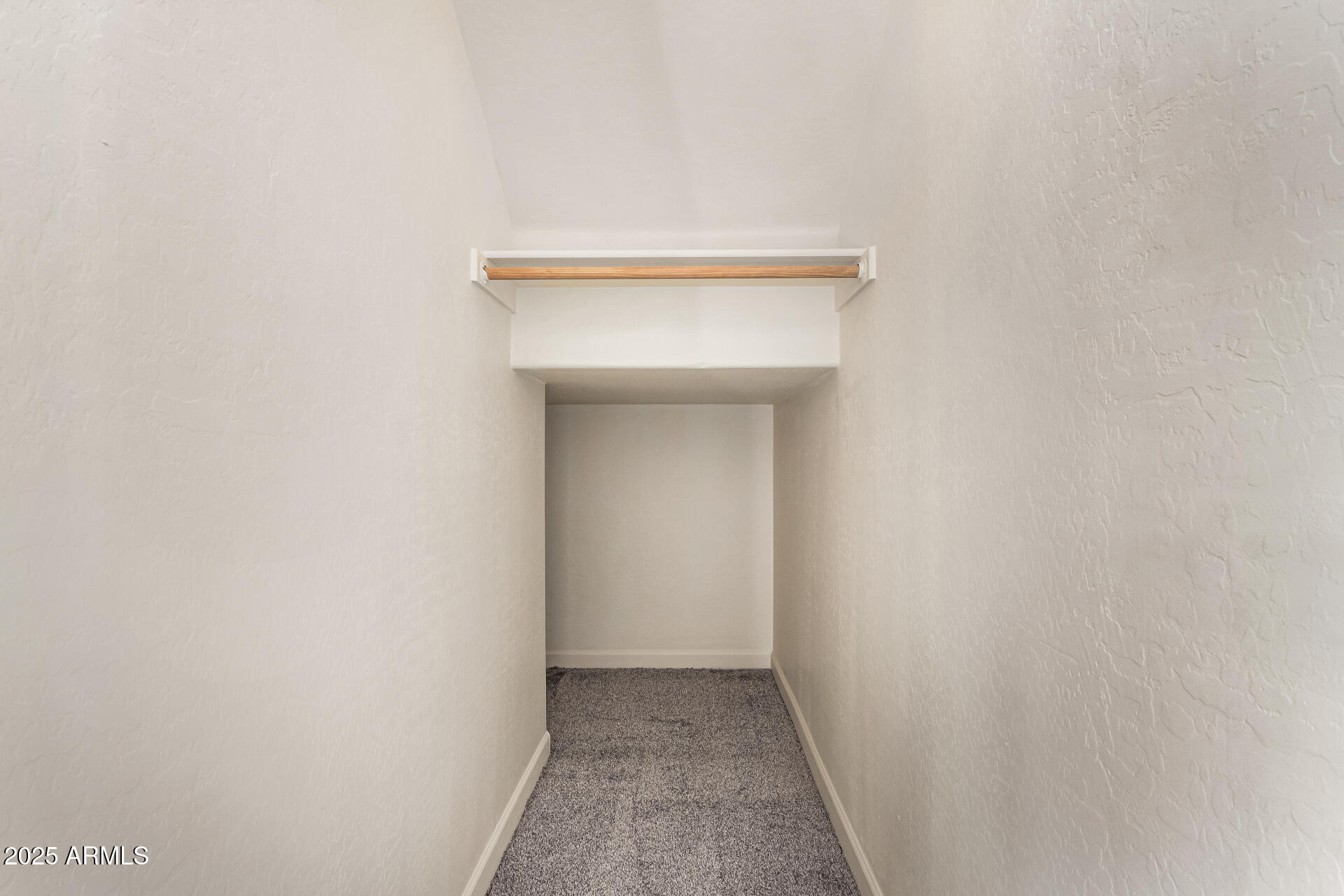 4258 E LEXINGTON Avenue