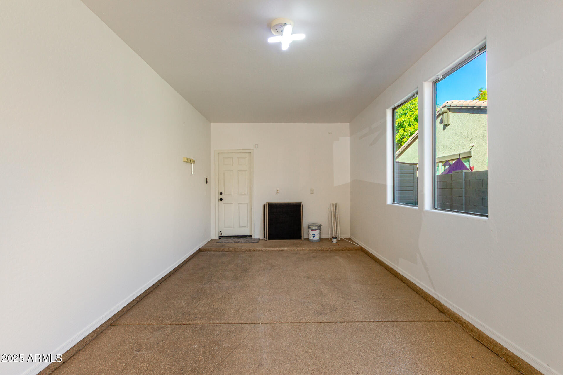 4258 E LEXINGTON Avenue