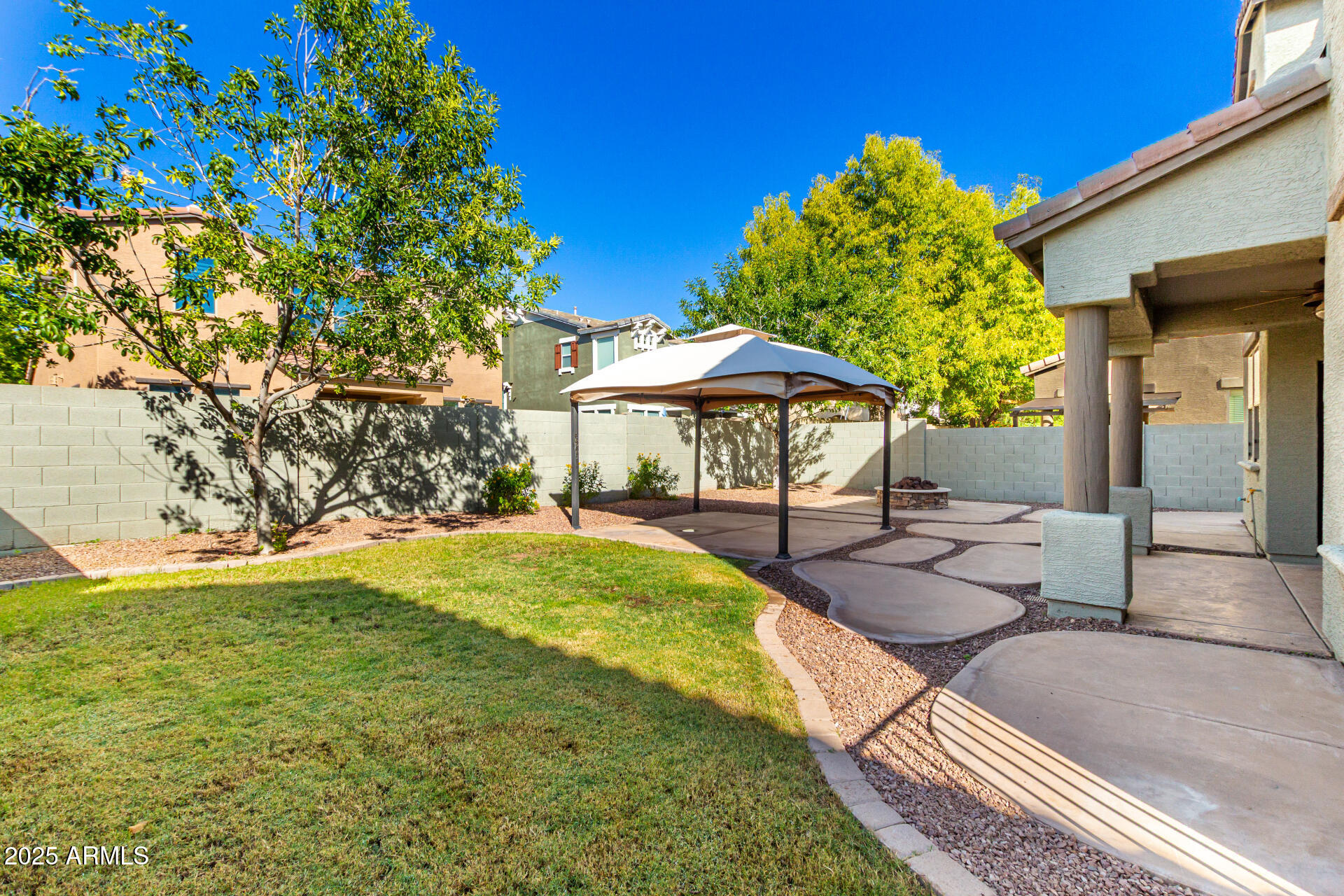 4258 E LEXINGTON Avenue