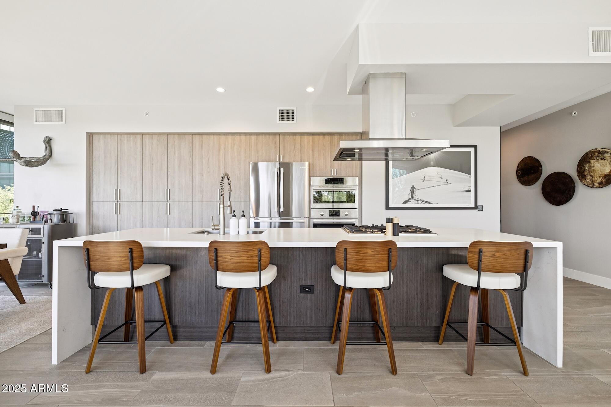 7180 E KIERLAND Boulevard, 218