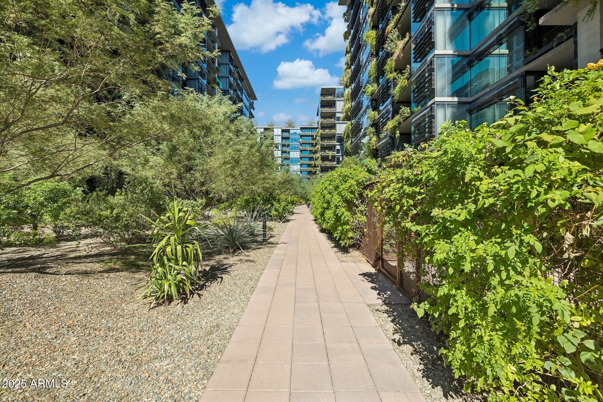 7180 E KIERLAND Boulevard, 218