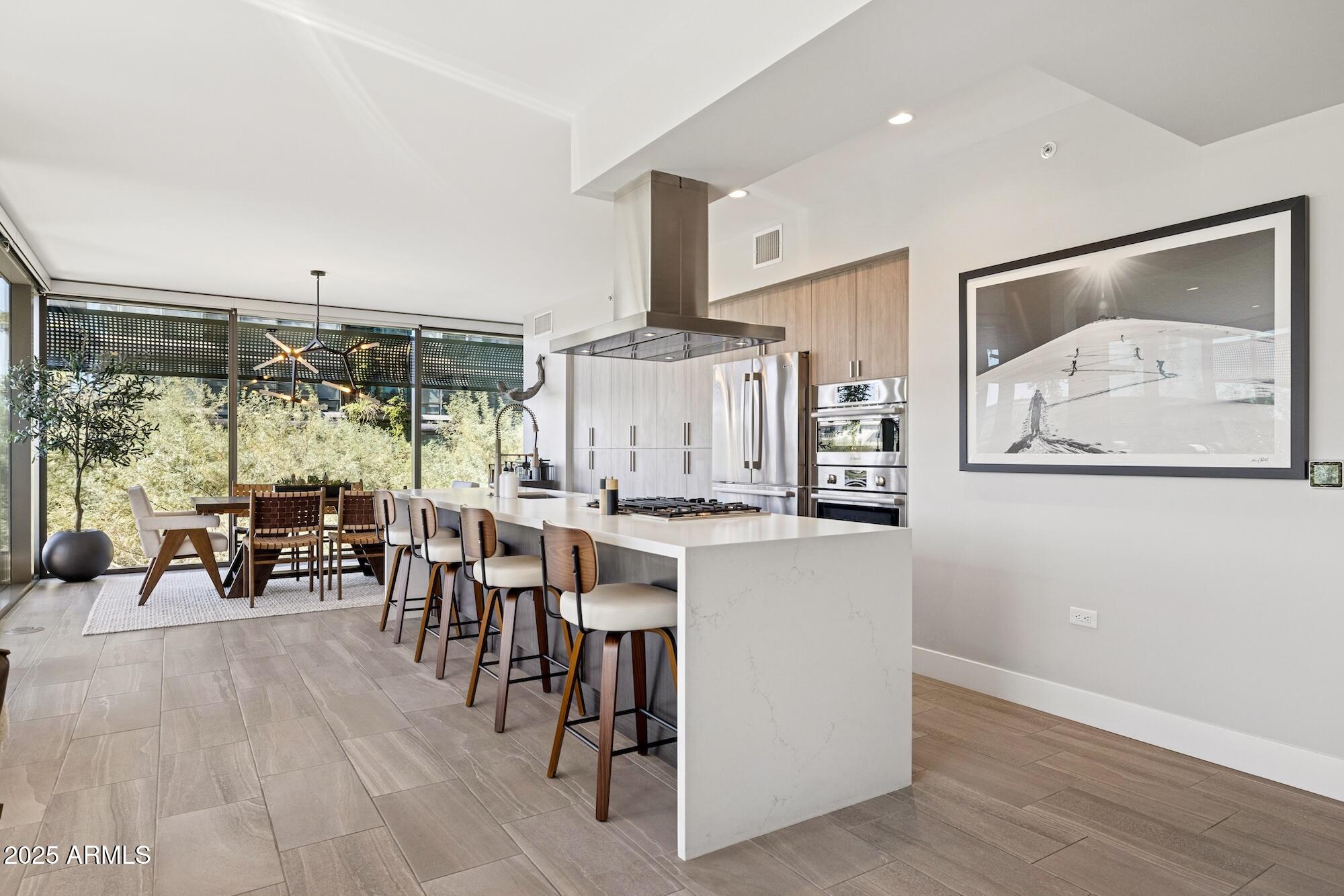 7180 E KIERLAND Boulevard, 218